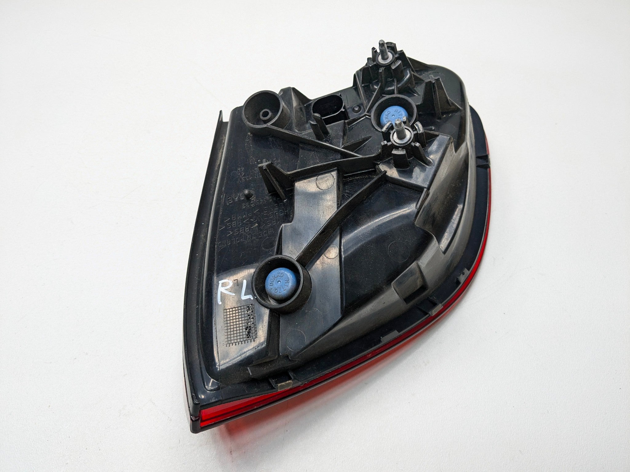 2011 - 2014 OEM PORSCHE CAYENNE REAR LEFT DRIVER SIDE INNER TAIL LIGHT ASSEMBLY