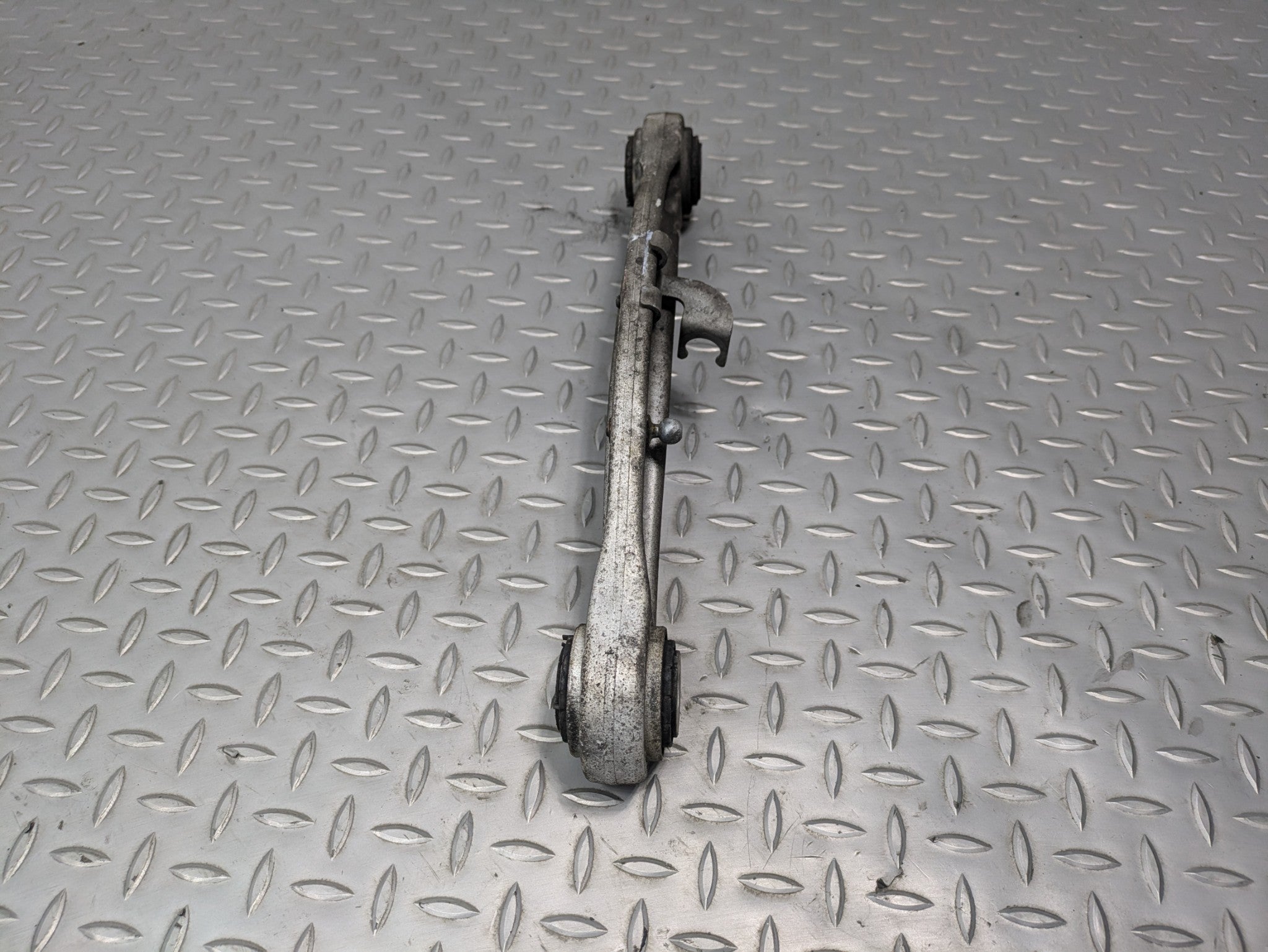 11 - 14 OEM PORSCHE CAYENNE REAR RIGHT PASSENGER SIDE UPPER FORWARD CONTROL ARM