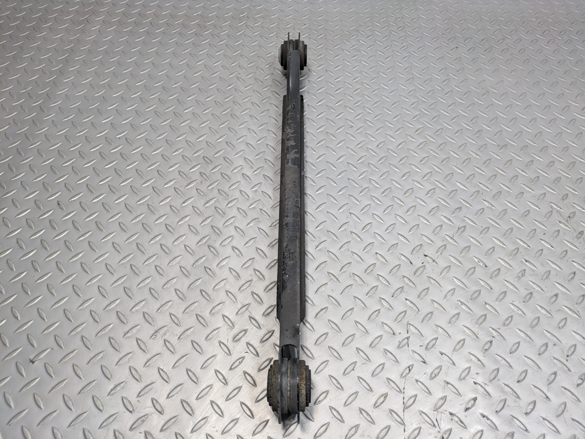 2011 - 2014 OEM PORSCHE CAYENNE REAR RIGHT SIDE MIDDLE TRACK UPPER CONTROL ARM