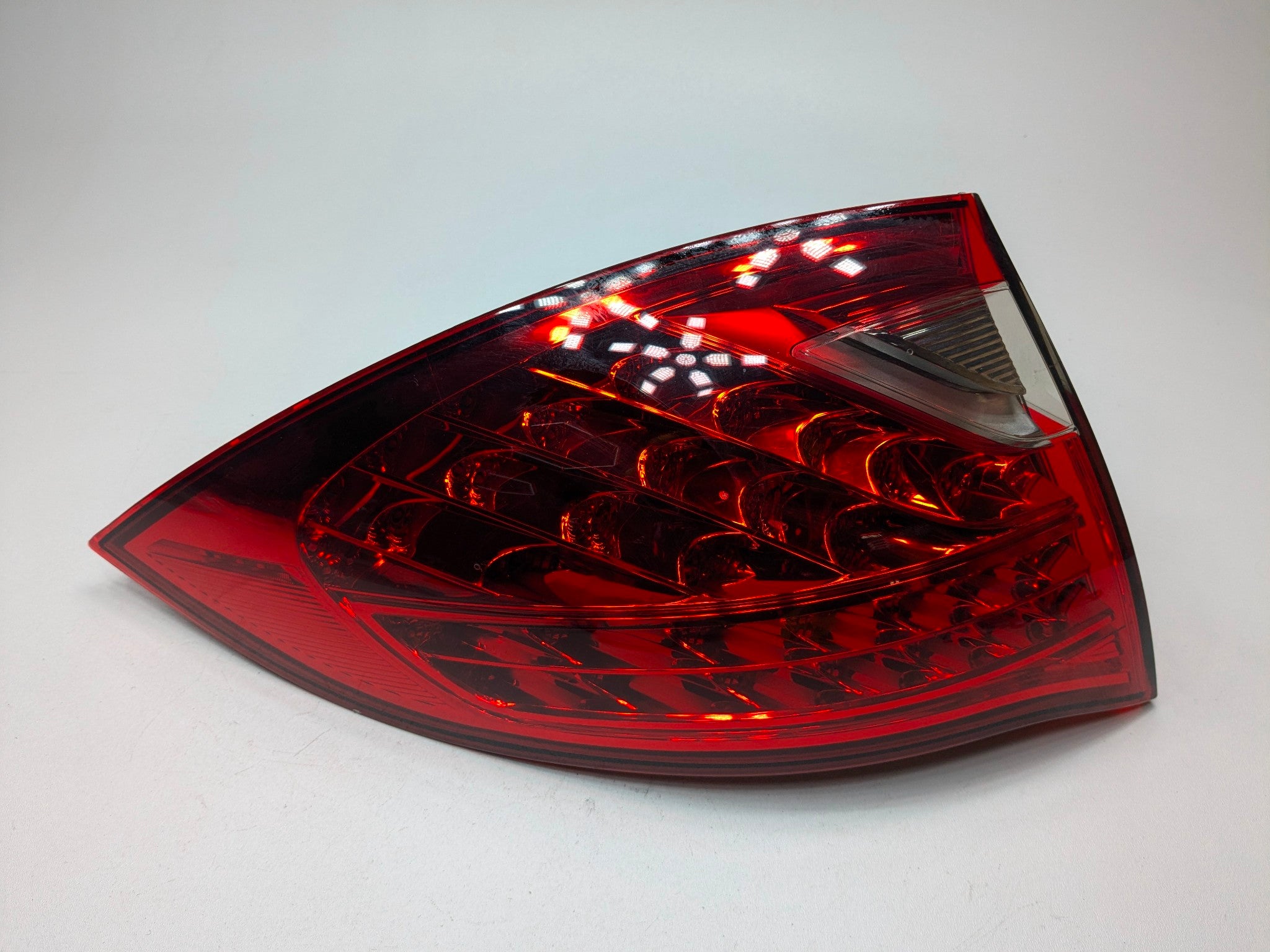 2011 - 2014 OEM PORSCHE CAYENNE REAR LEFT DRIVER SIDE OUTER TAIL LIGHT ASSEMBLY