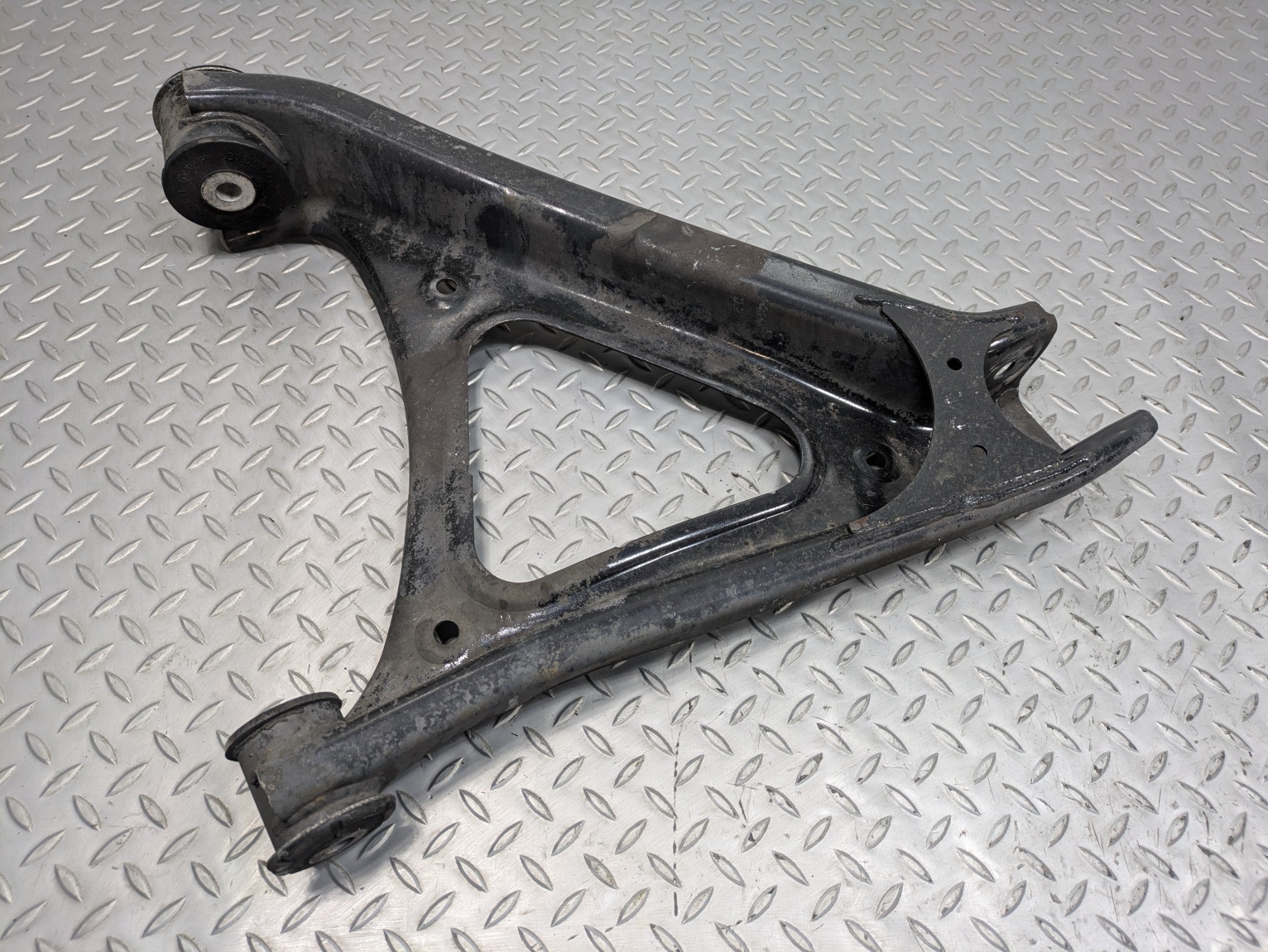2011 - 2014 OEM PORSCHE CAYENNE REAR RIGHT PASSENGER SIDE LOWER CONTROL ARM