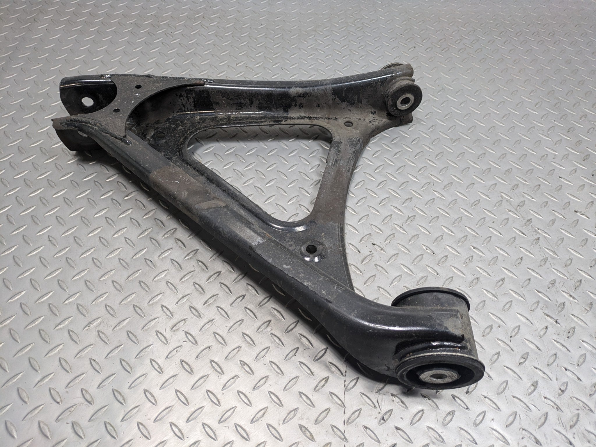 2011 - 2014 OEM PORSCHE CAYENNE REAR RIGHT PASSENGER SIDE LOWER CONTROL ARM
