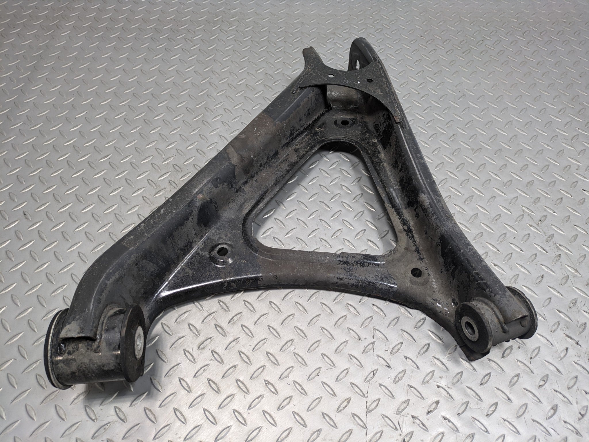 2011 - 2014 OEM PORSCHE CAYENNE REAR RIGHT PASSENGER SIDE LOWER CONTROL ARM