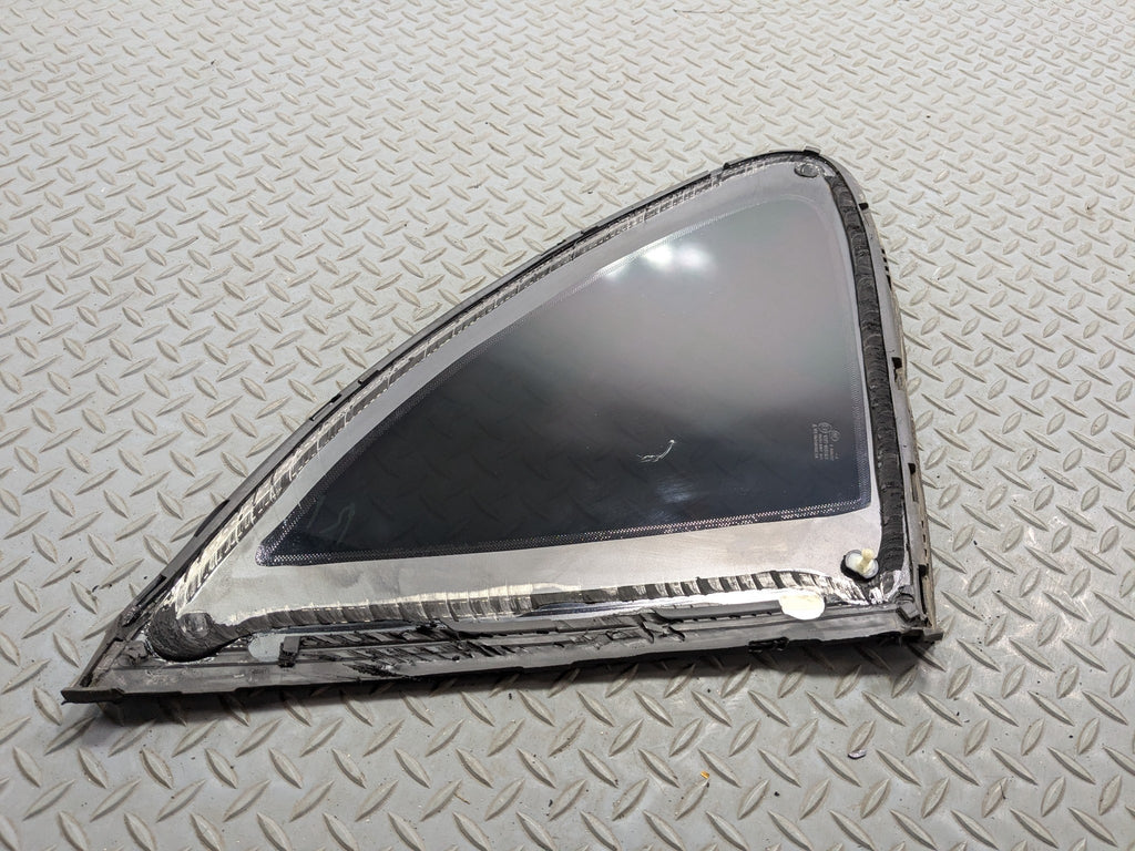 11 - 14 OEM PORSCHE CAYENNE REAR RIGHT PASSENGER SIDE QUARTER VENT WINDOW GLASS