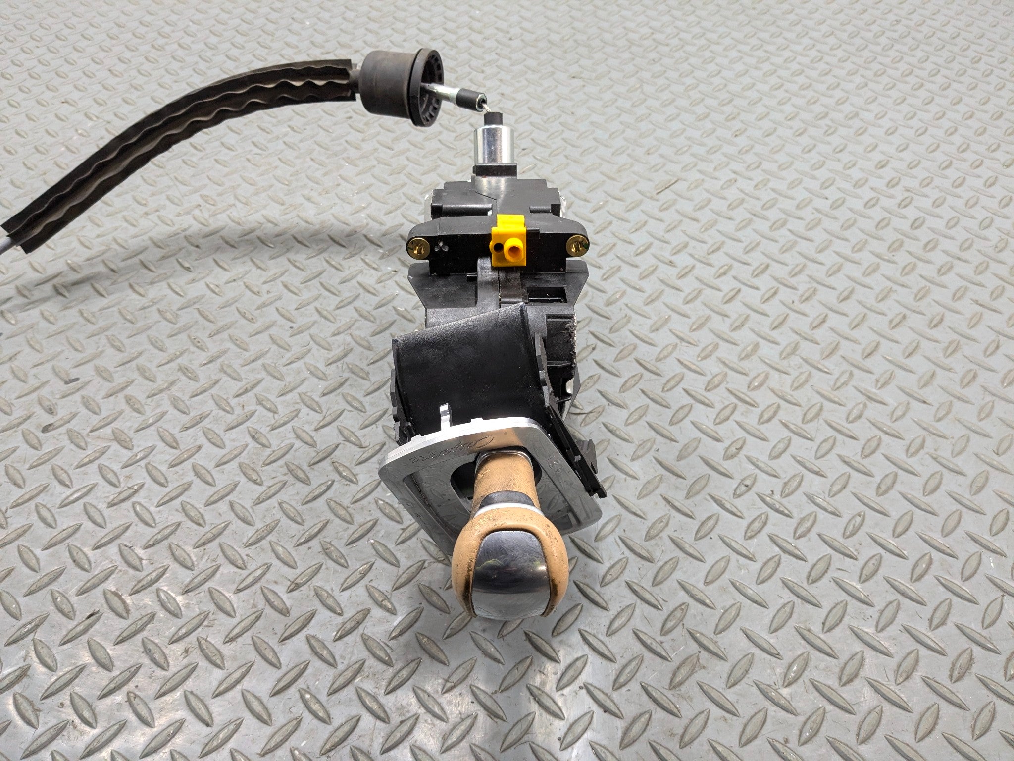 2011 - 2014 OEM PORSCHE CAYENNE AUTOMATIC TRANSMISSION GEAR FLOOR SHIFTER LEVER