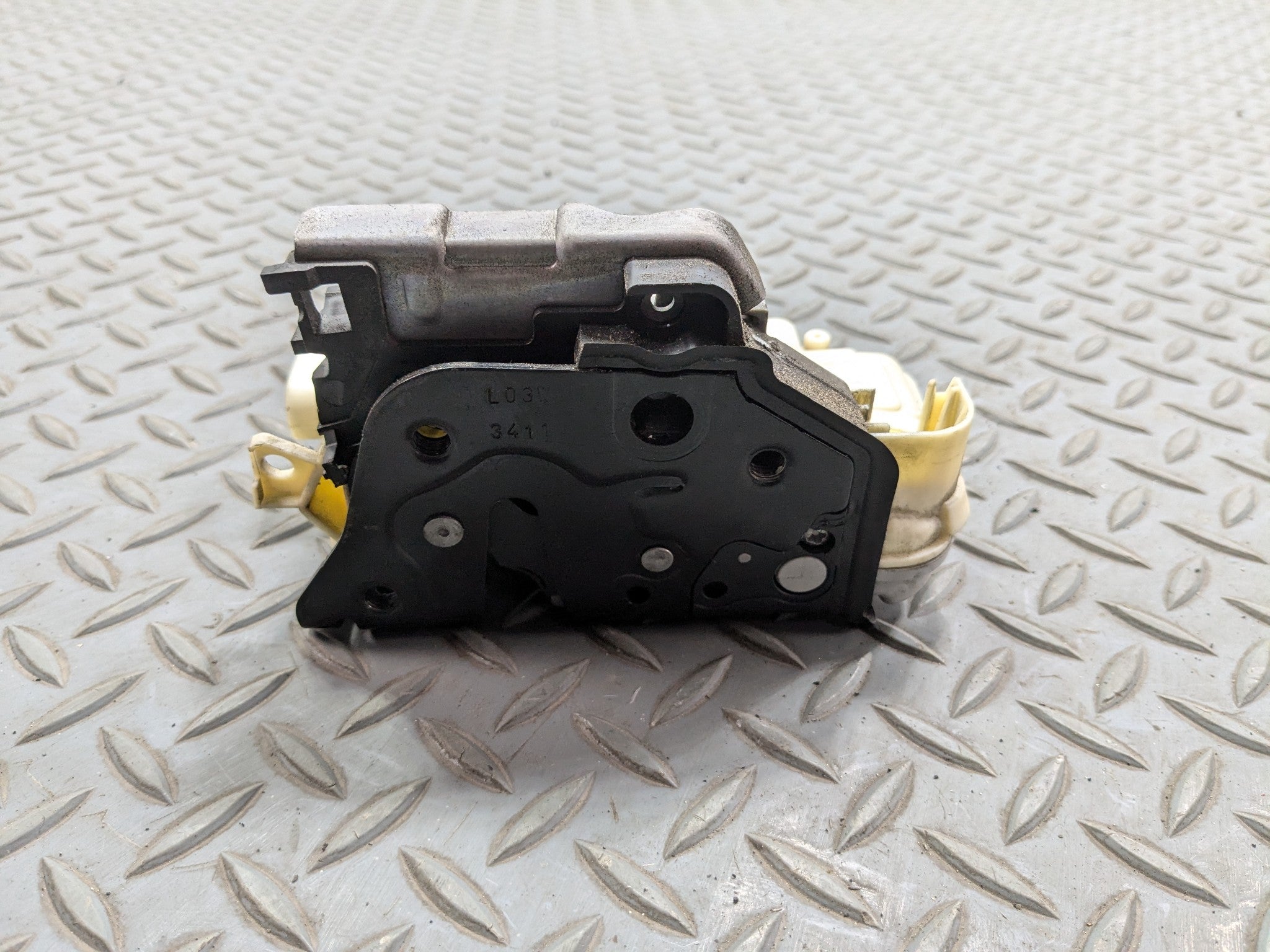 2011 - 2014 OEM PORSCHE CAYENNE FRONT LEFT DRIVER SIDE DOOR LATCH LOCK ACTUATOR