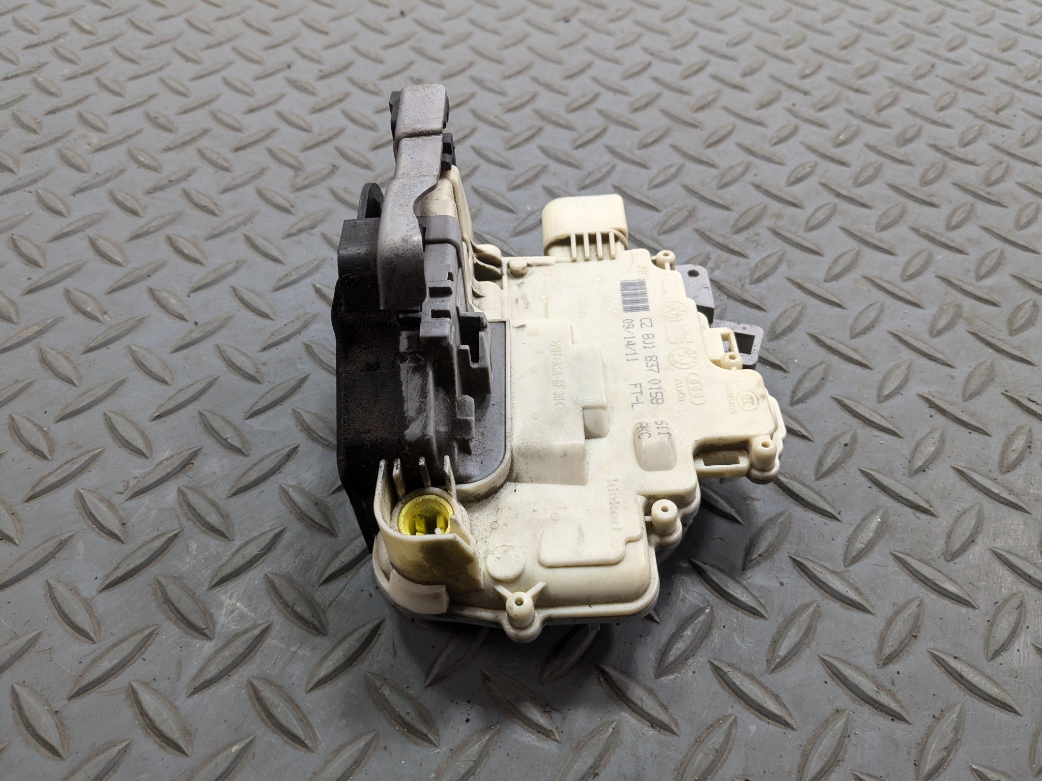2011 - 2014 OEM PORSCHE CAYENNE FRONT LEFT DRIVER SIDE DOOR LATCH LOCK ACTUATOR