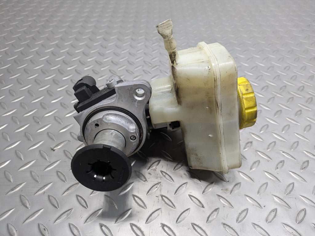 2011 - 2014 OEM PORSCHE CAYENNE BRAKE MASTER CYLINDER WITH RESERVOIR ASSEMBLY