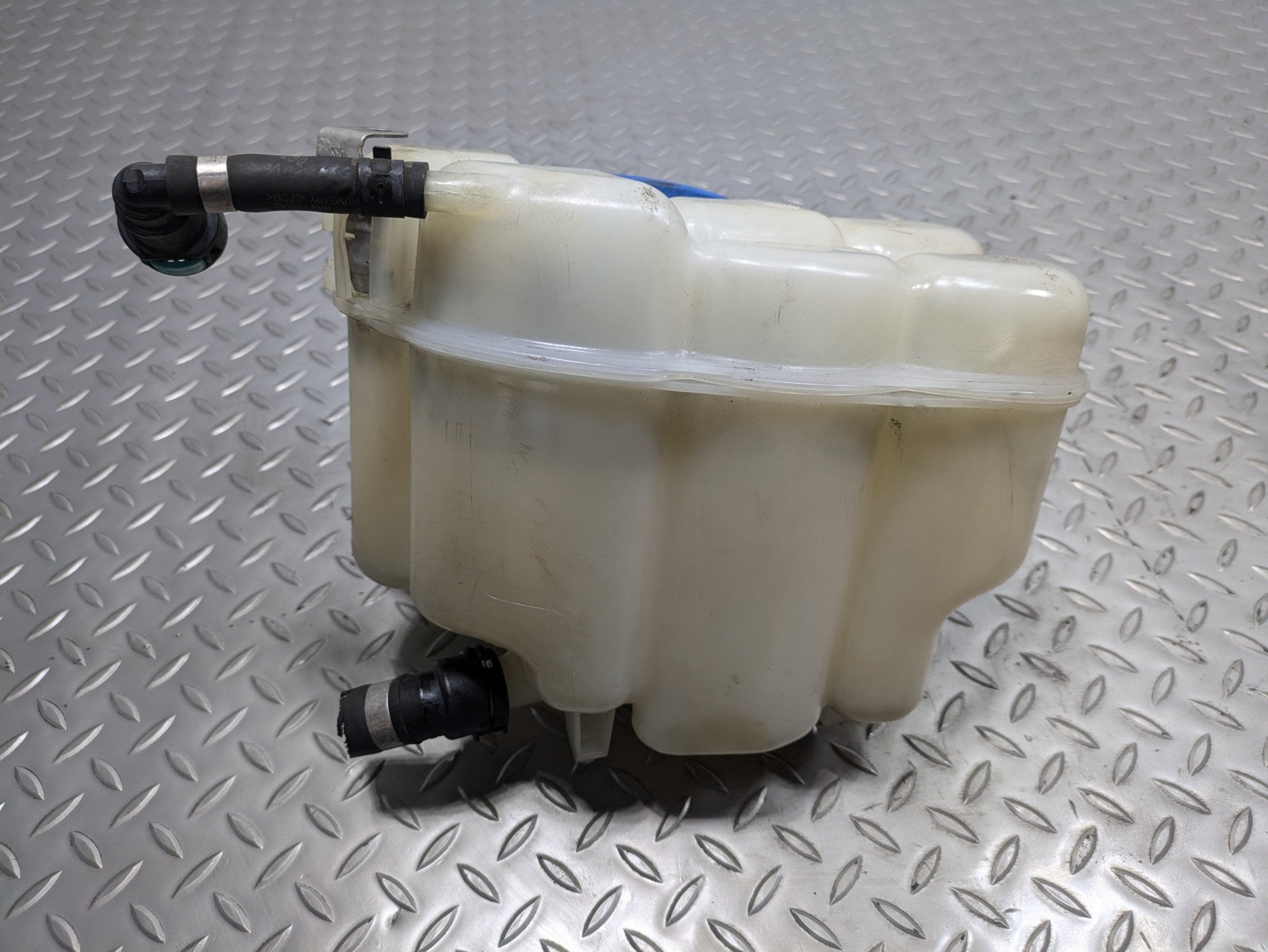 11 - 14 OEM PORSCHE CAYENNE 4.8L ENGINE COOLANT RECOVERY RESERVOIR BOTTLE TANK