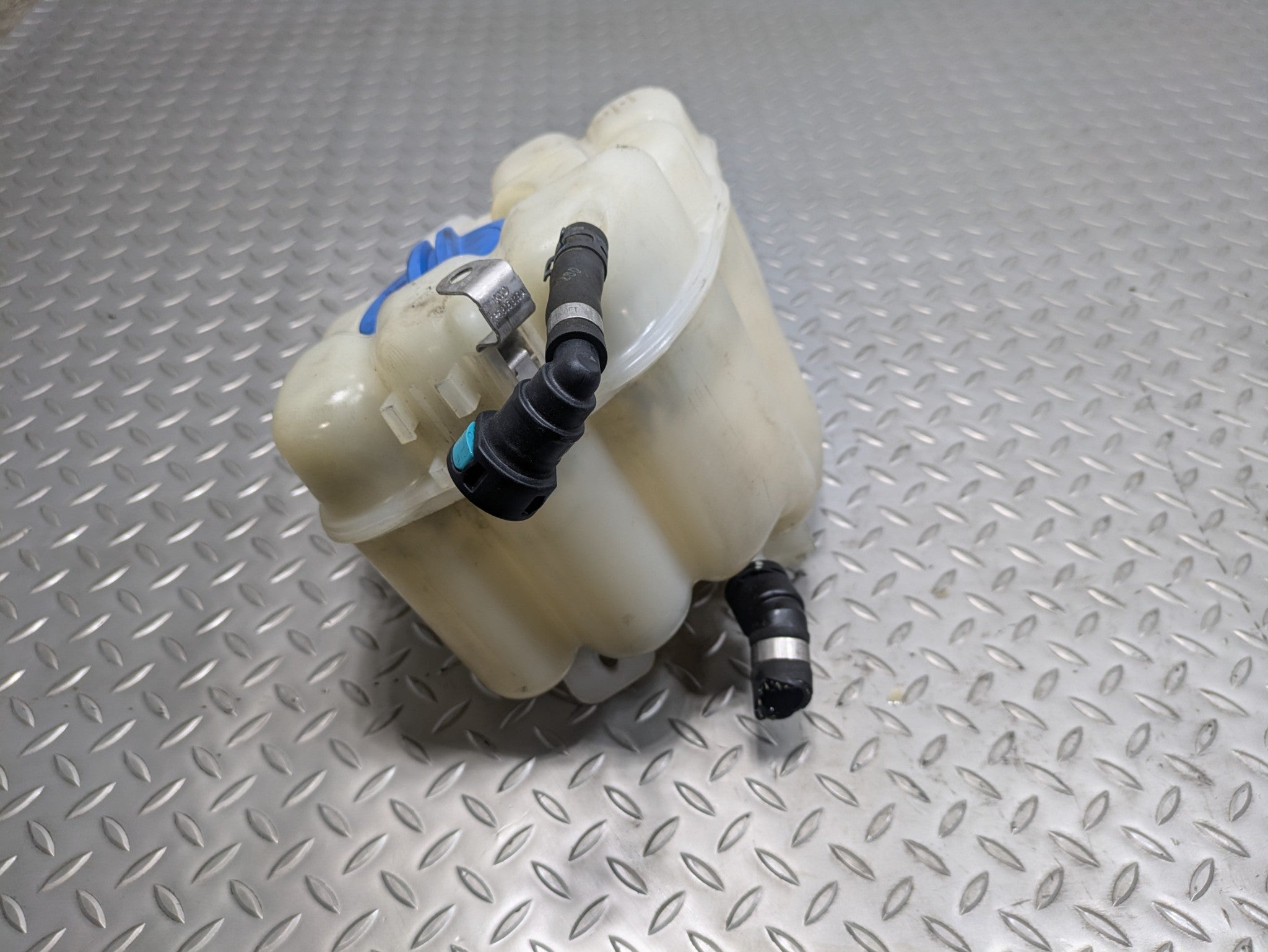 11 - 14 OEM PORSCHE CAYENNE 4.8L ENGINE COOLANT RECOVERY RESERVOIR BOTTLE TANK