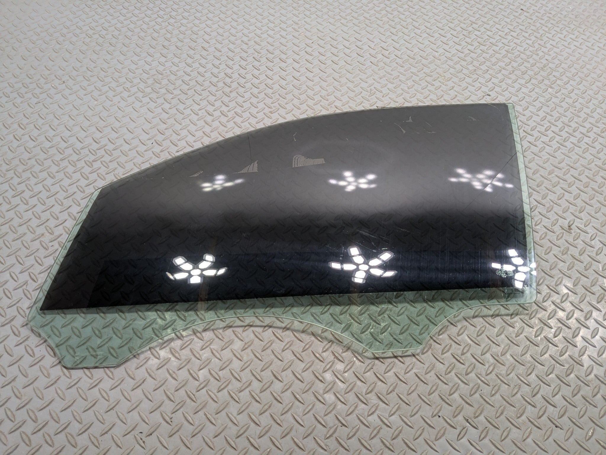 2011 - 2014 OEM PORSCHE CAYENNE FRONT LEFT DRIVER SIDE DOOR WINDOW GLASS