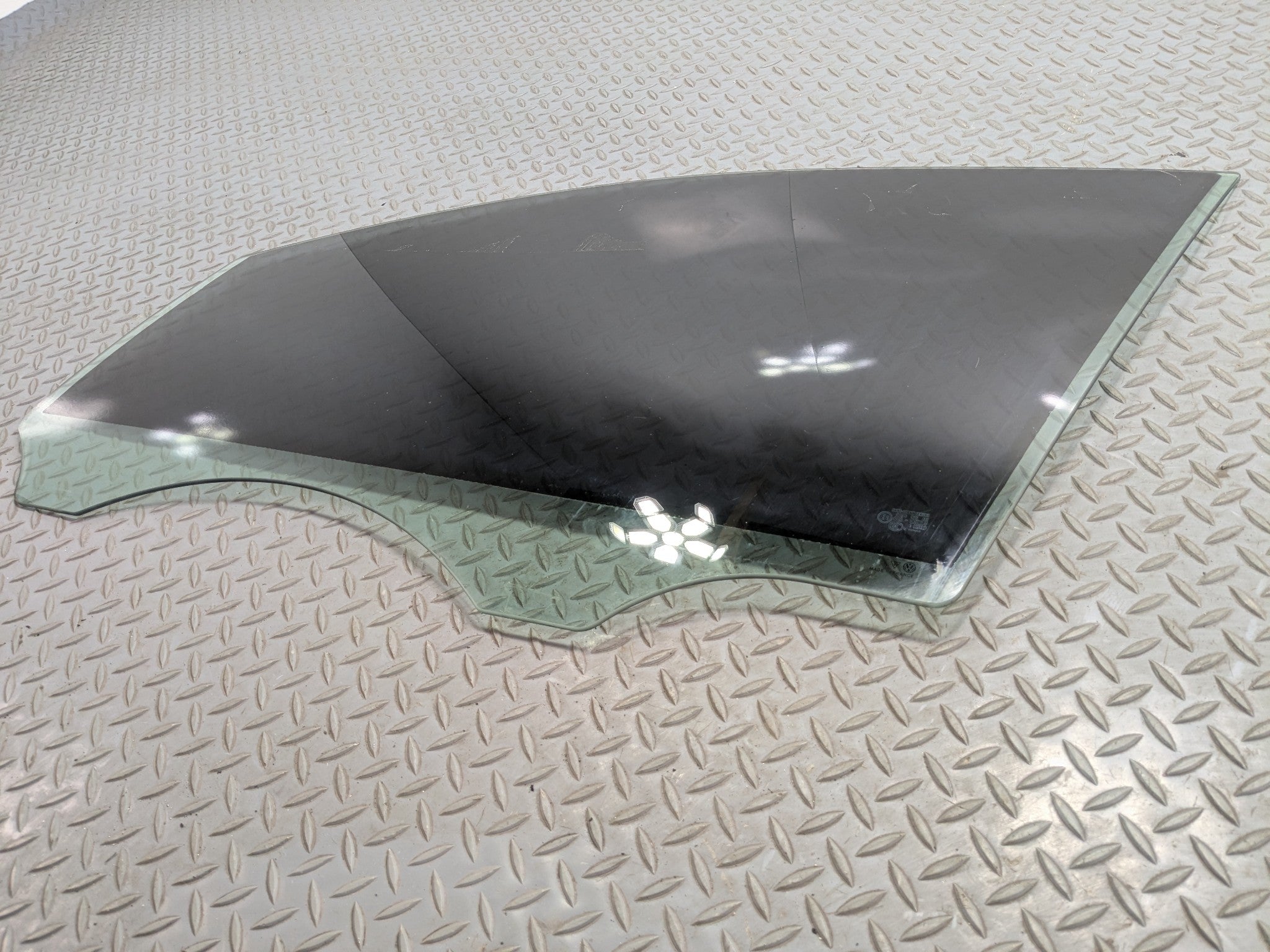 2011 - 2014 OEM PORSCHE CAYENNE FRONT LEFT DRIVER SIDE DOOR WINDOW GLASS