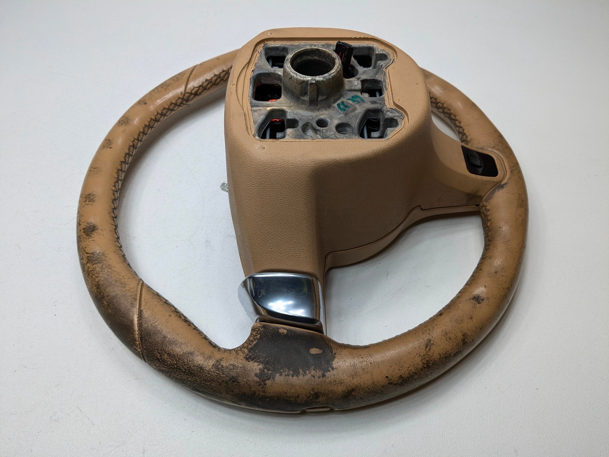 2011 - 2014 OEM PORSCHE CAYENNE STEERING WHEEL WITH CONTROL SWITCH BUTTON BEIGE