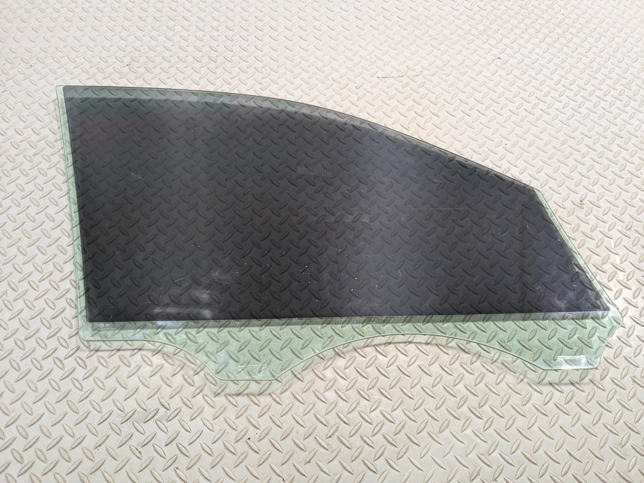 2011 - 2014 OEM PORSCHE CAYENNE FRONT LEFT DRIVER SIDE DOOR WINDOW GLASS
