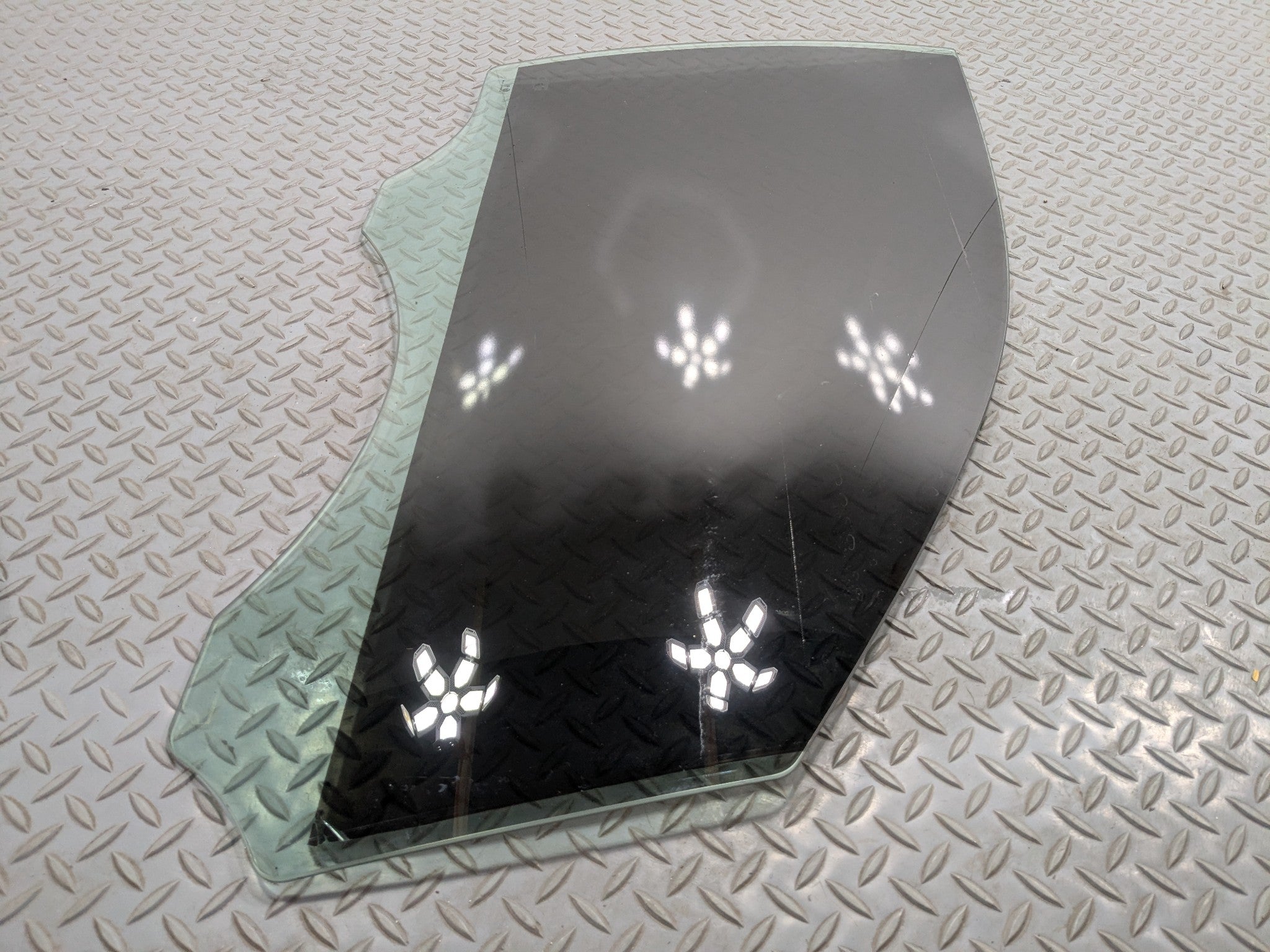 2011 - 2014 OEM PORSCHE CAYENNE FRONT RIGHT PASSENGER SIDE DOOR WINDOW GLASS