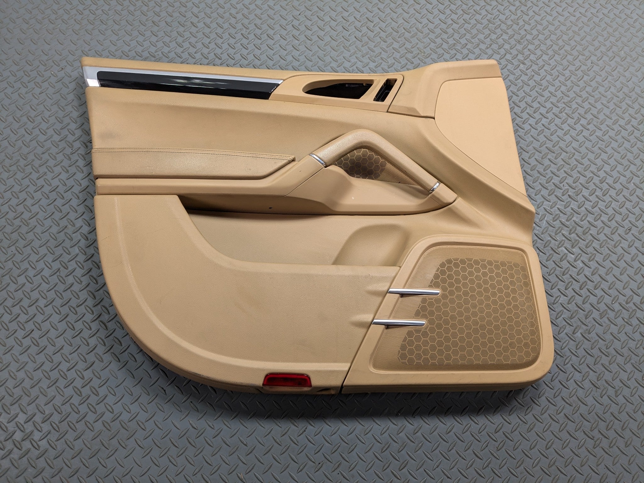 2011 - 2014 OEM PORSCHE CAYENNE FRONT LEFT DRIVER SIDE INTERIOR DOOR TRIM PANEL