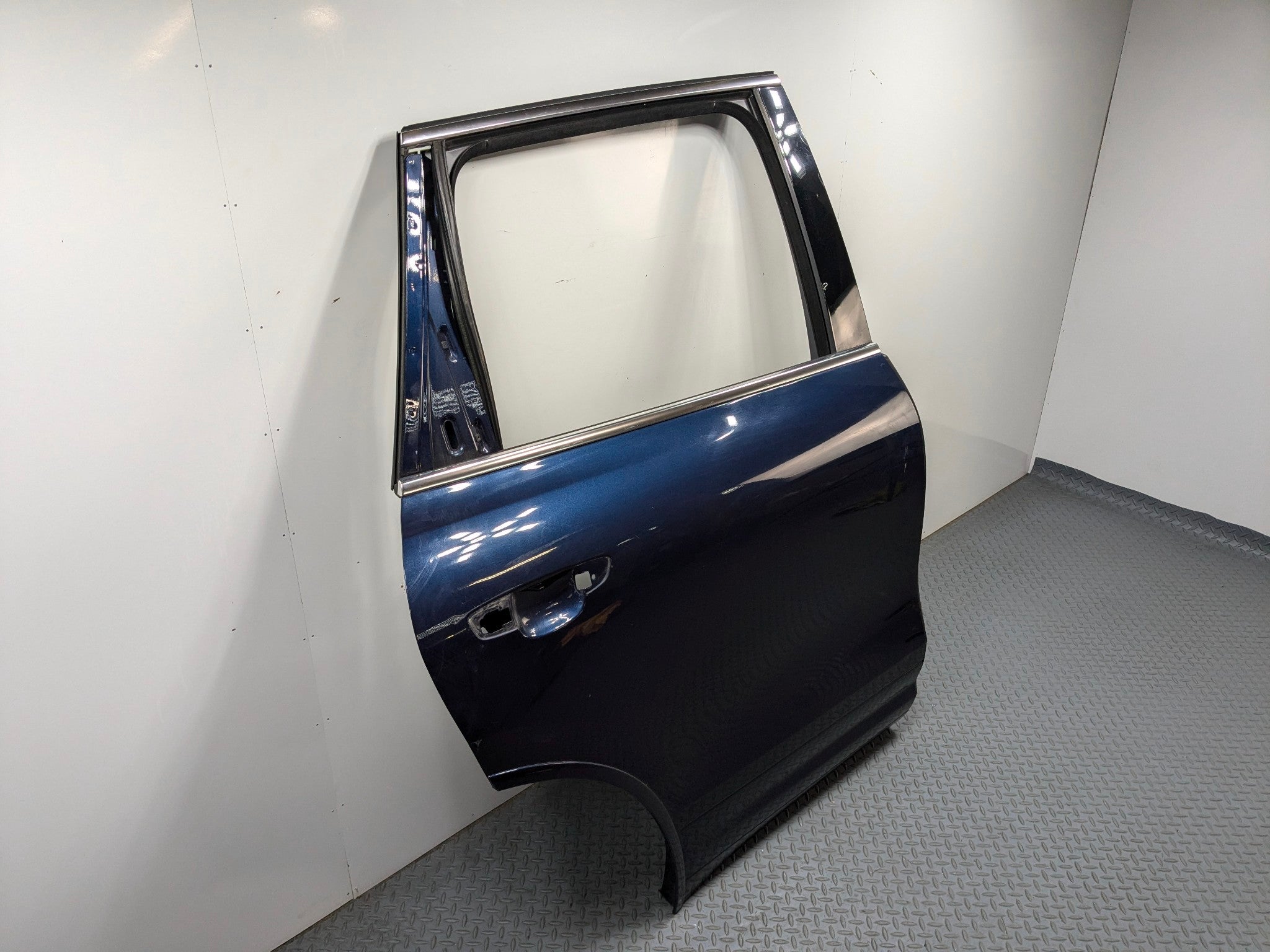 2011 - 2014 OEM PORSCHE CAYENNE REAR RIGHT SIDE DOOR SHELL PANEL DARK BLUE