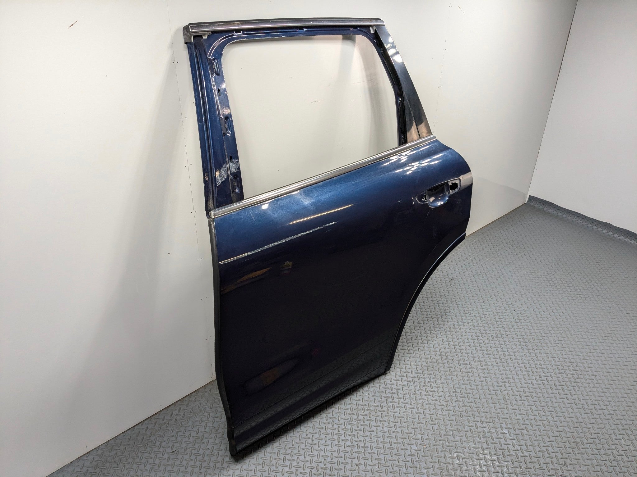 2011 - 2014 OEM PORSCHE CAYENNE REAR LEFT SIDE DOOR SHELL PANEL DARK BLUE