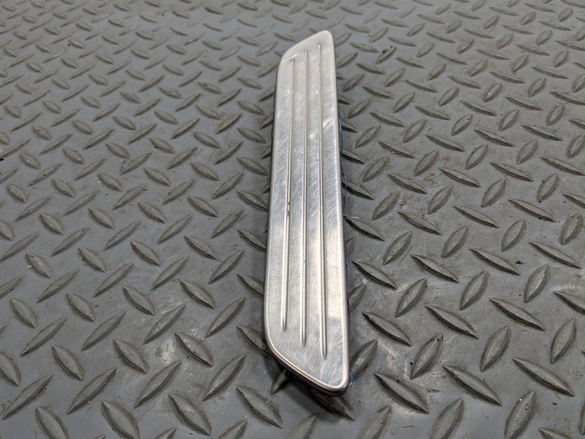 2011 - 2014 OEM PORSCHE CAYENNE REAR RIGHT PASSENGER SIDE DOOR SILL PLATE TRIM