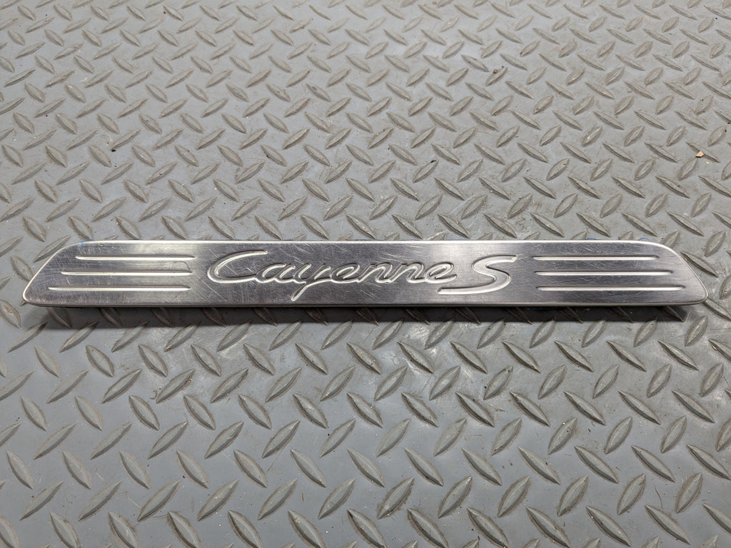 2011 - 2014 OEM PORSCHE CAYENNE FRONT RIGHT PASSENGER SIDE DOOR SILL PLATE TRIM