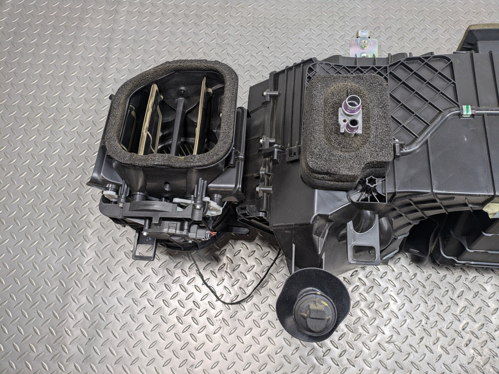 11 - 14 OEM PORSCHE CAYENNE AC EVAPORATOR CLIMATE TEMPERATURE HEATER ASSEMBLY