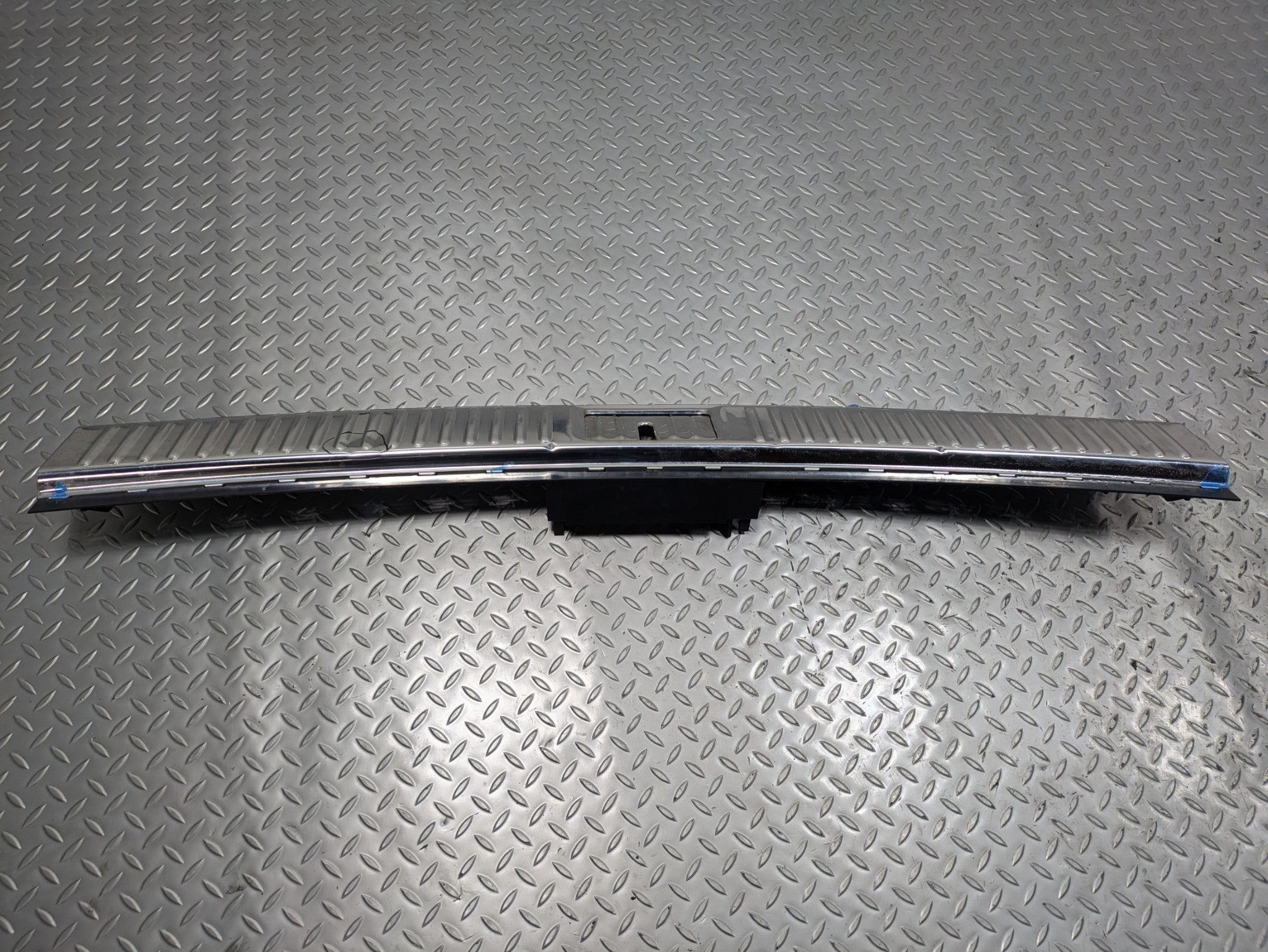 2011 - 2014 OEM PORSCHE CAYENNE REAR TRUNK SILL SCUFF PLATE TRIM PANEL BLACK