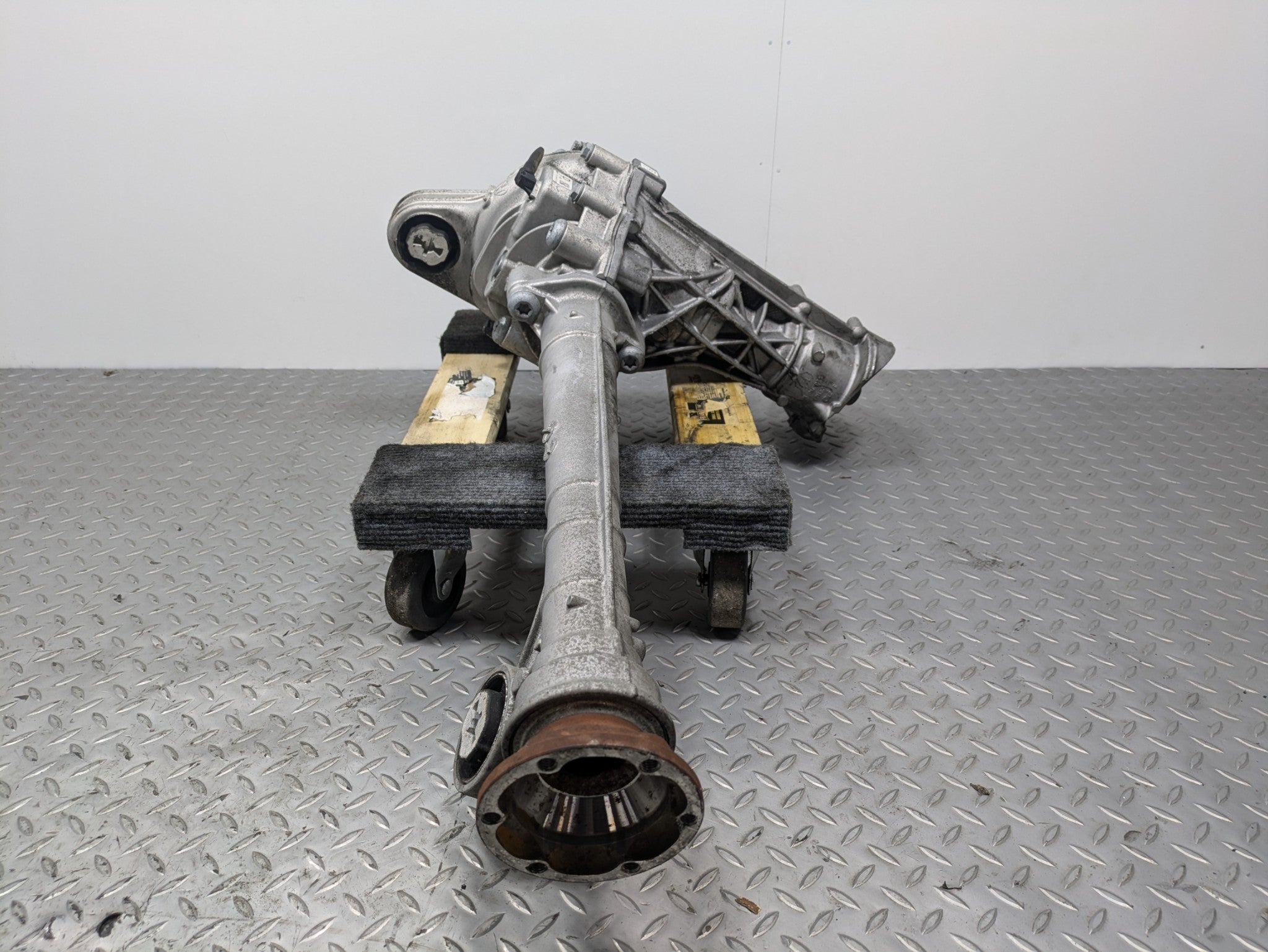 2011 - 2014 OEM PORSCHE CAYENNE FRONT DIFFERENTIAL AXLE CARRIER ASSEMBLY 4.8L