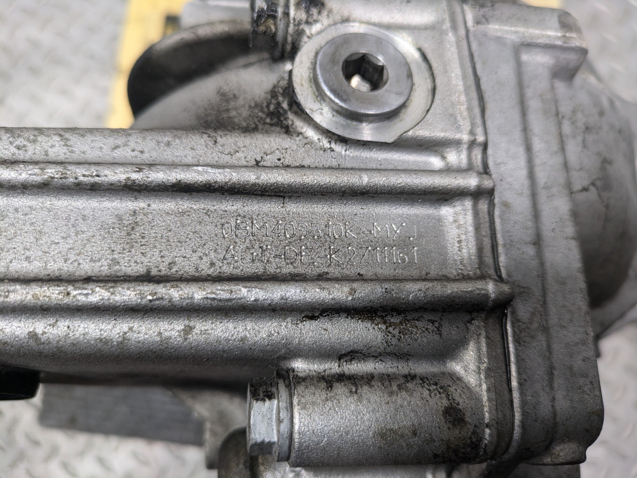 2011 - 2014 OEM PORSCHE CAYENNE FRONT DIFFERENTIAL AXLE CARRIER ASSEMBLY 4.8L