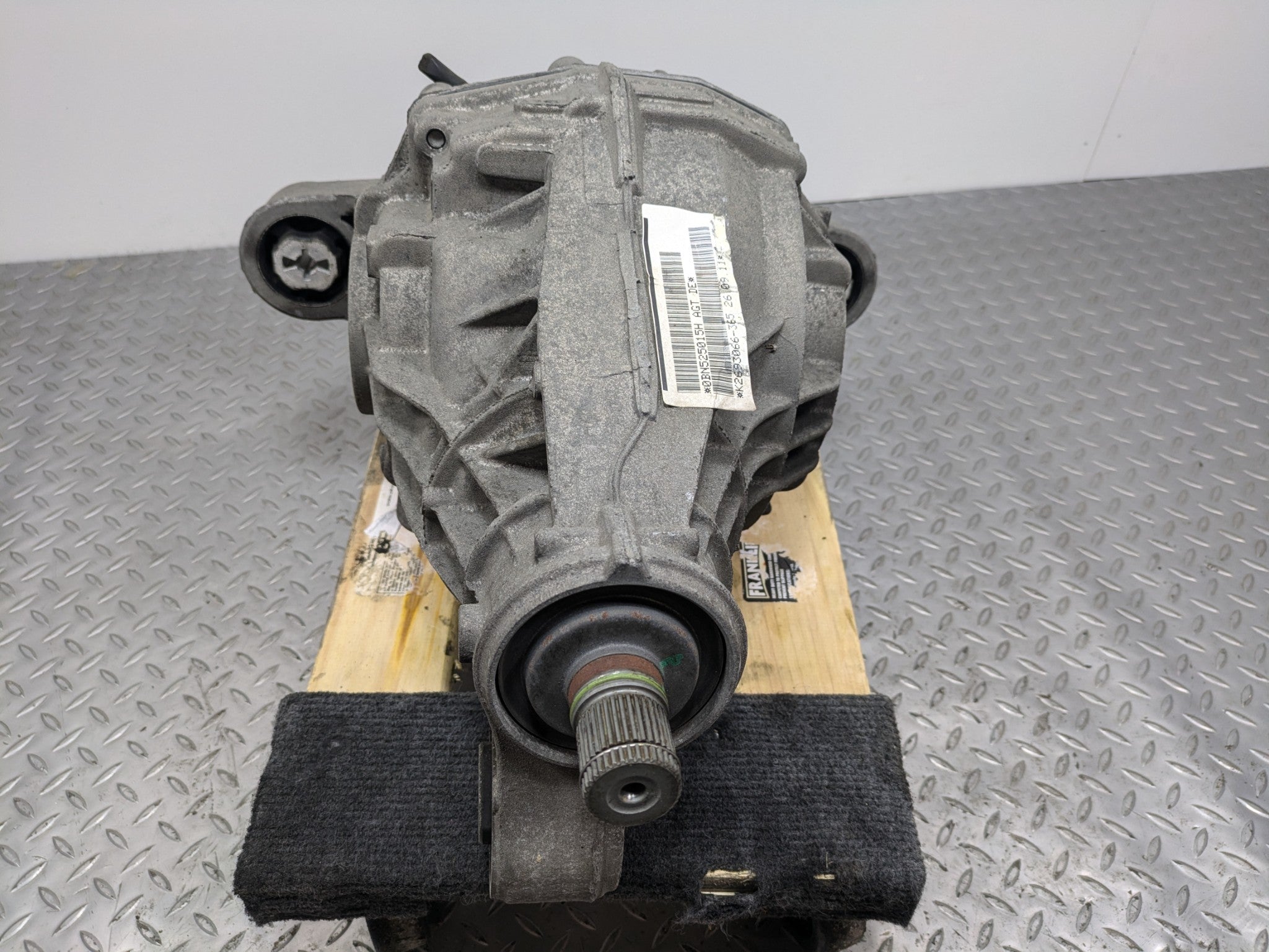 2011 - 2014 OEM PORSCHE CAYENNE REAR DIFFERENTIAL AXLE CARRIER ASSEMBLY 4.8L