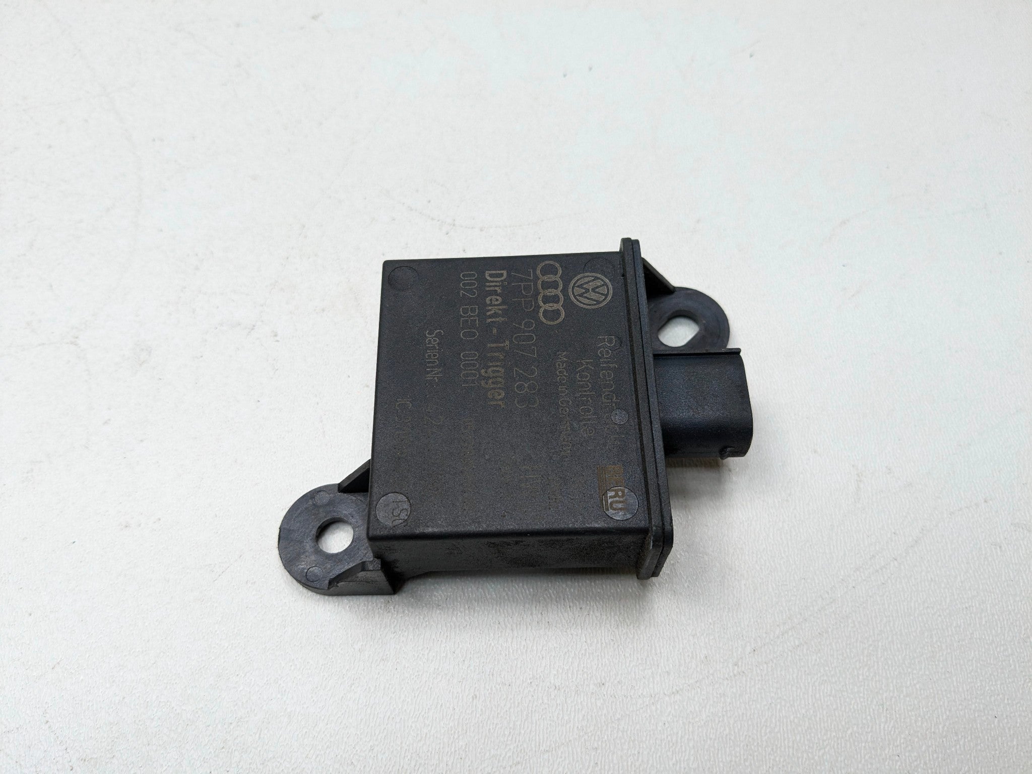 2011 - 2014 OEM PORSCHE CAYENNE TIRE PRESSURE MONITOR SENSOR CONTROL MODULE UNIT