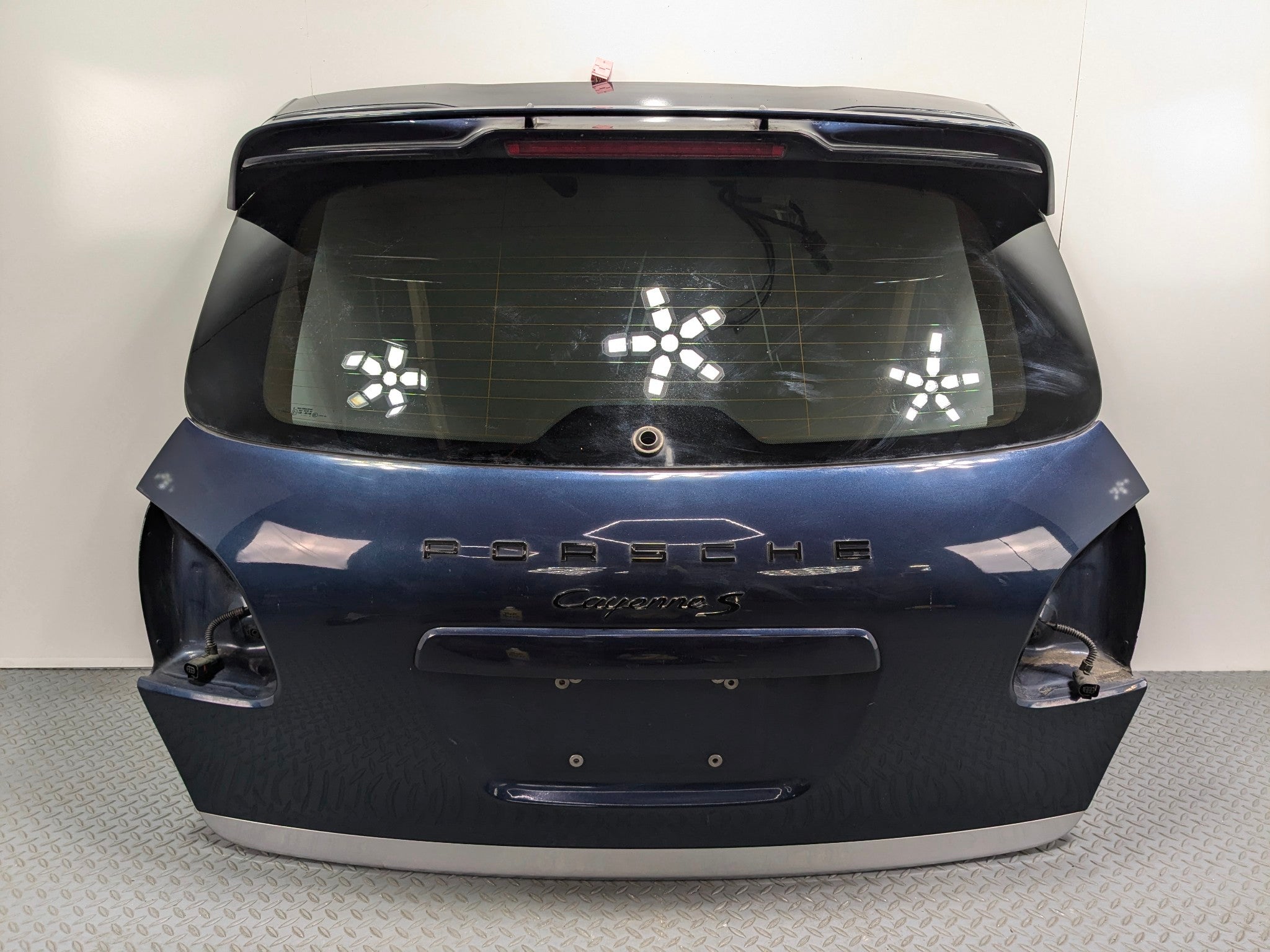 2011 - 2014 OEM PORSCHE CAYENNE TAILGATE SHELL PANEL WITH GLASS ASSEMBLY