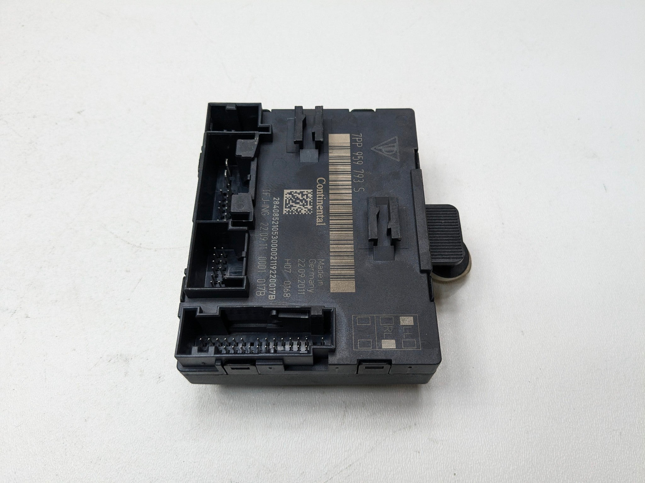 2011 - 2014 OEM PORSCHE CAYENNE FRONT LEFT DRIVER SIDE DOOR CONTROL MODULE UNIT