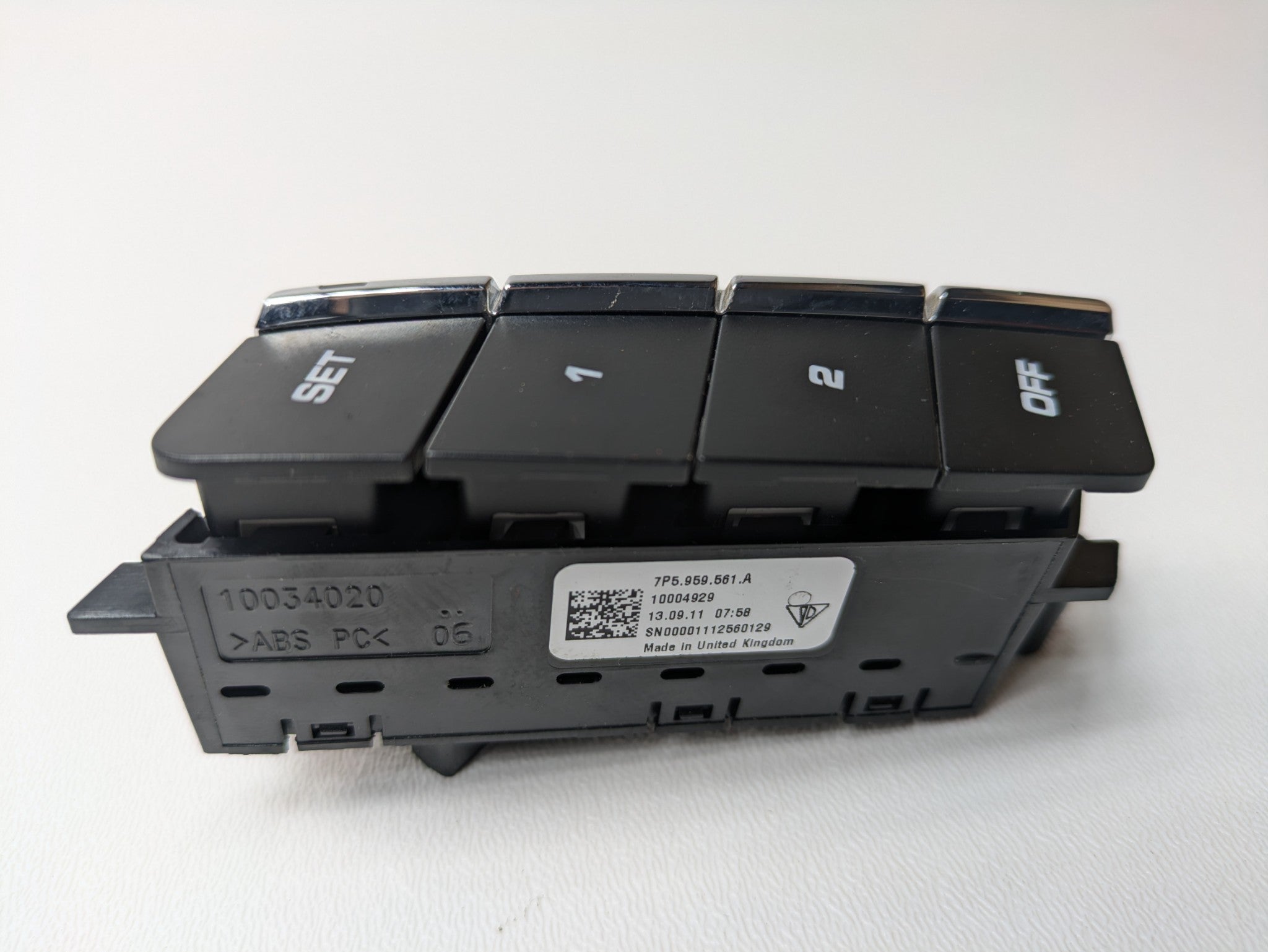 2011 - 2014 OEM PORSCHE CAYENNE FRONT RIGHT PASSENGER SIDE SEAT MEMORY SWITCH