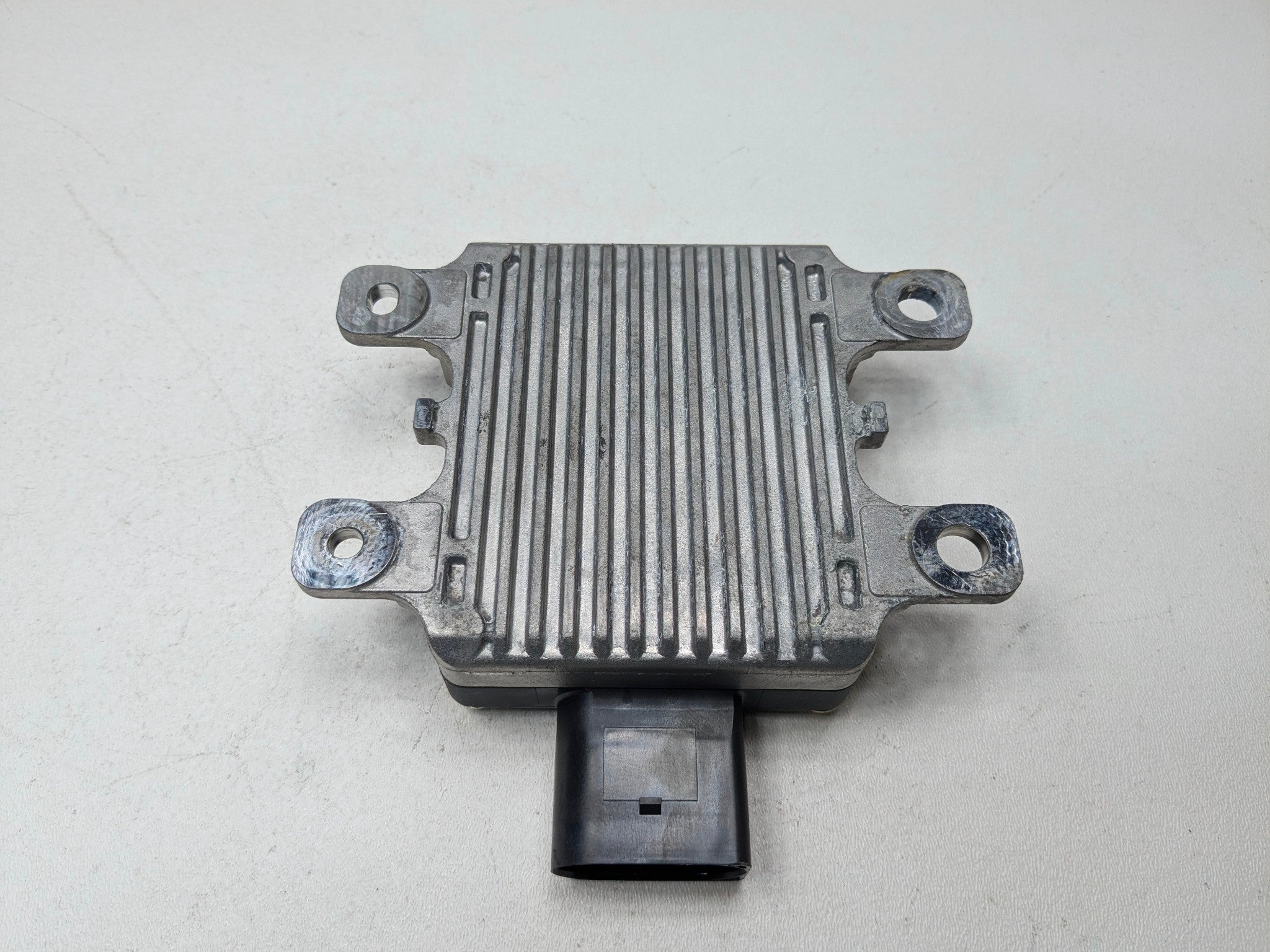 2011 - 2014 OEM PORSCHE CAYENNE TRANSMISSION OIL PUMP CONTROL MODULE UNIT