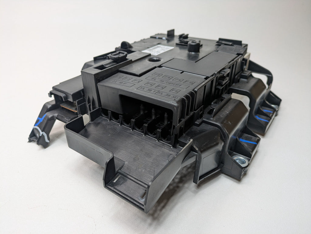 2011 - 2014 OEM PORSCHE CAYENNE ENGINE COMPARTMENT BATTERY JUNCTION FUSE BOX