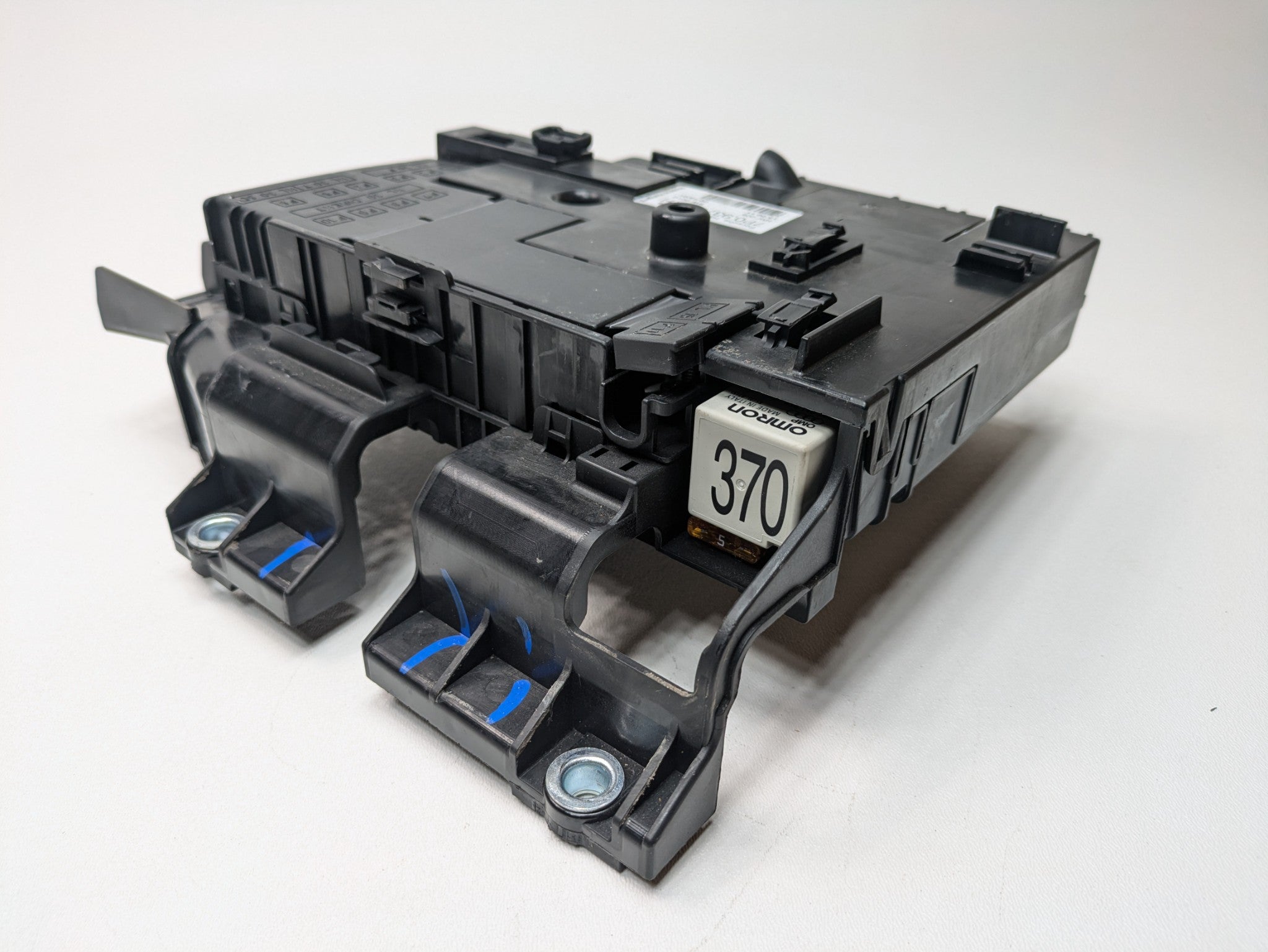 2011 - 2014 OEM PORSCHE CAYENNE ENGINE COMPARTMENT BATTERY JUNCTION FUSE BOX
