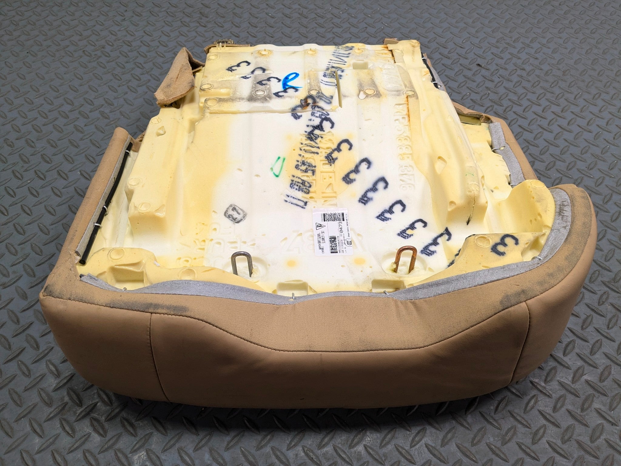 2011 - 2014 OEM PORSCHE CAYENNE REAR RIGHT SIDE 60/40 LOWER SEAT CUSHION BEIGE