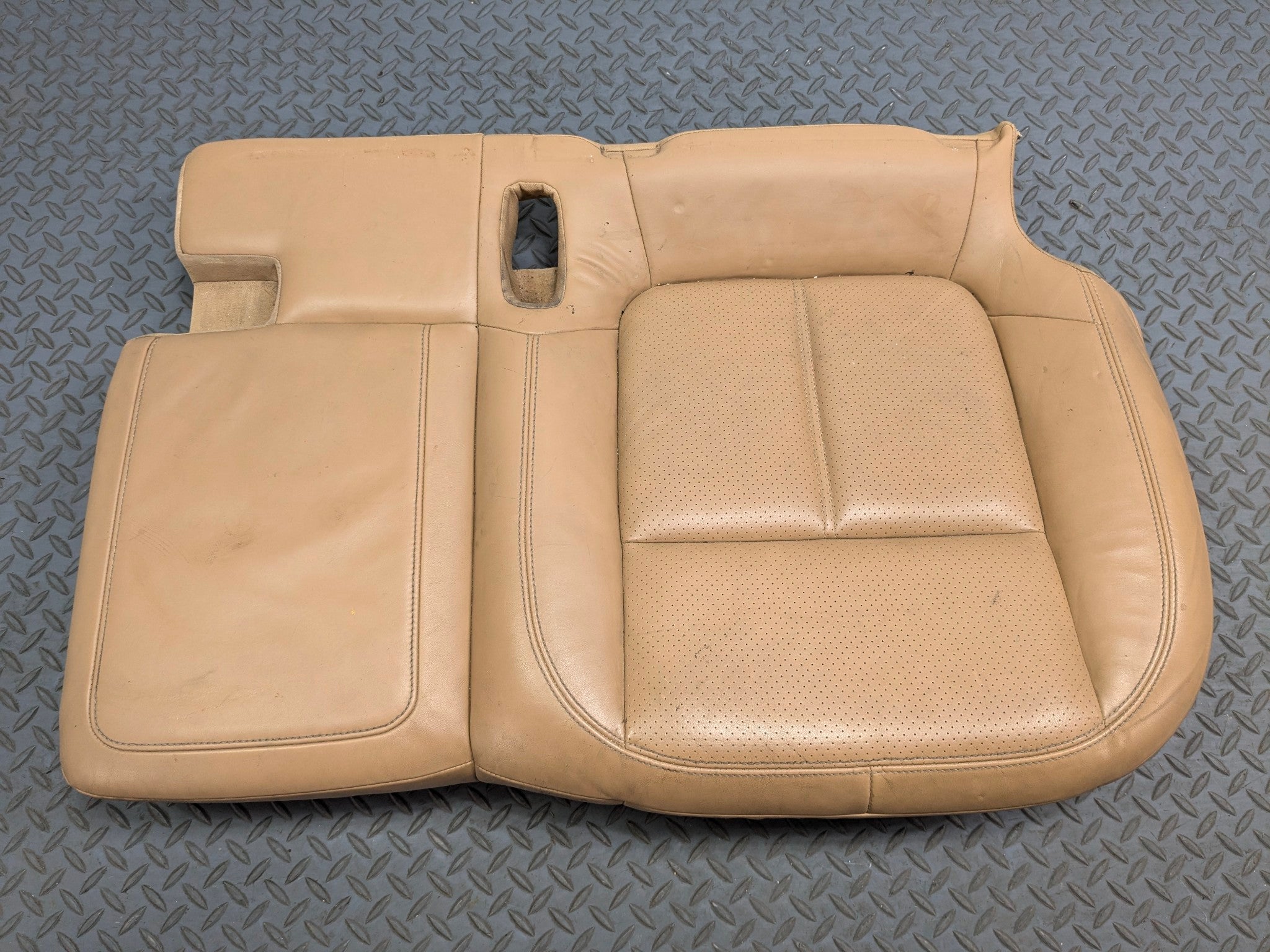 2011 - 2014 OEM PORSCHE CAYENNE REAR LEFT SIDE 60/40 LOWER SEAT CUSHION BEIGE