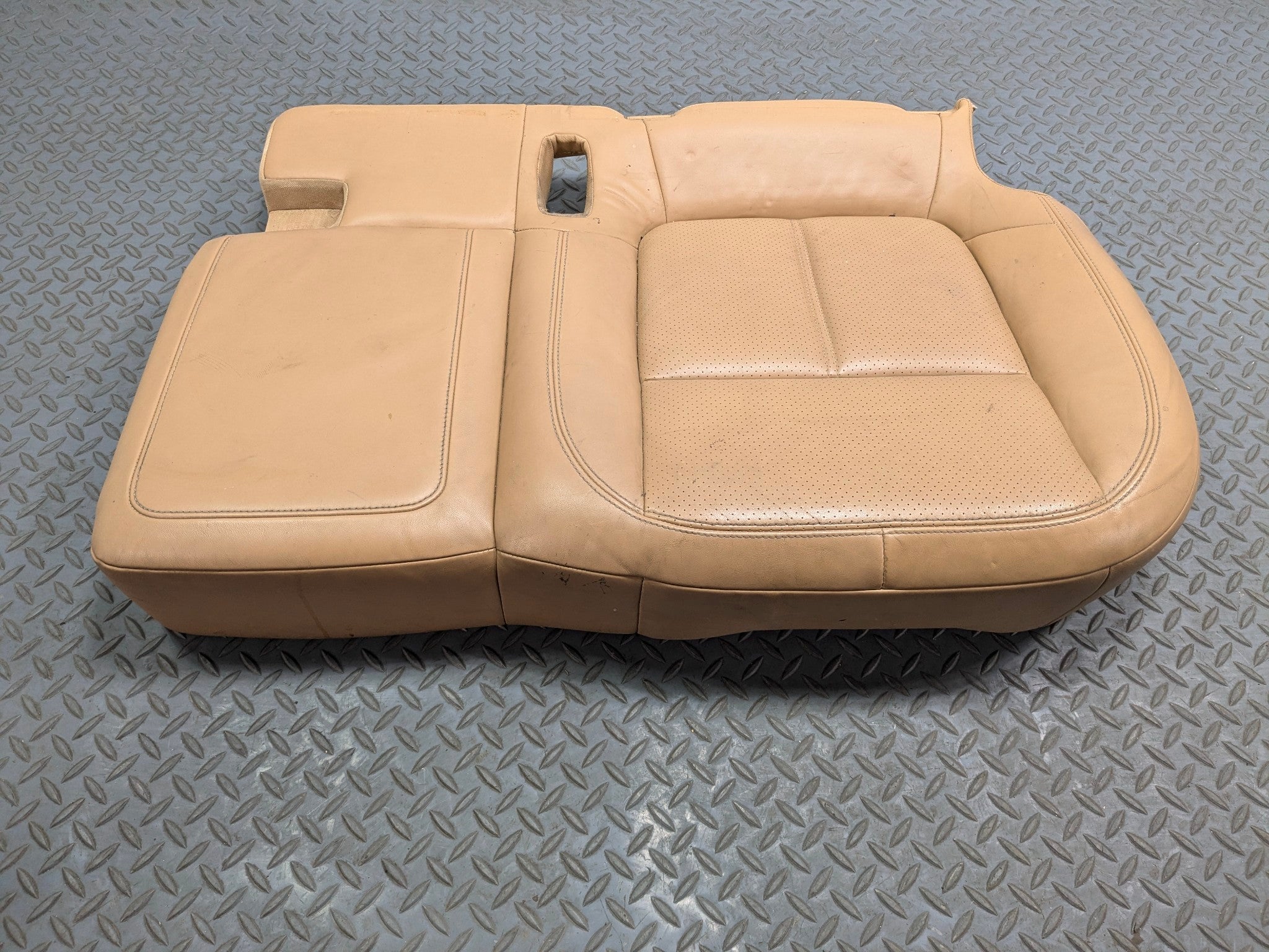 2011 - 2014 OEM PORSCHE CAYENNE REAR LEFT SIDE 60/40 LOWER SEAT CUSHION BEIGE