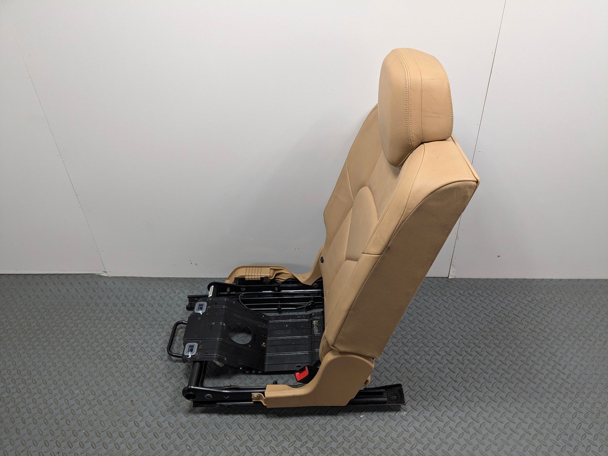 2011 - 2014 OEM PORSCHE CAYENNE REARBACK RIGHT SIDE 60/40 UPPER CUSHION ASSEMBLY