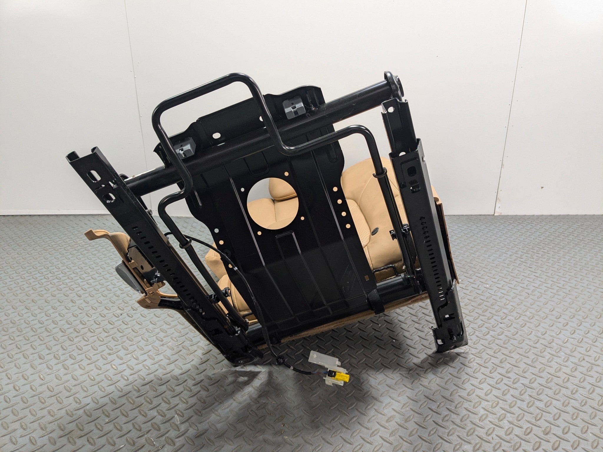 2011 - 2014 OEM PORSCHE CAYENNE REARBACK RIGHT SIDE 60/40 UPPER CUSHION ASSEMBLY