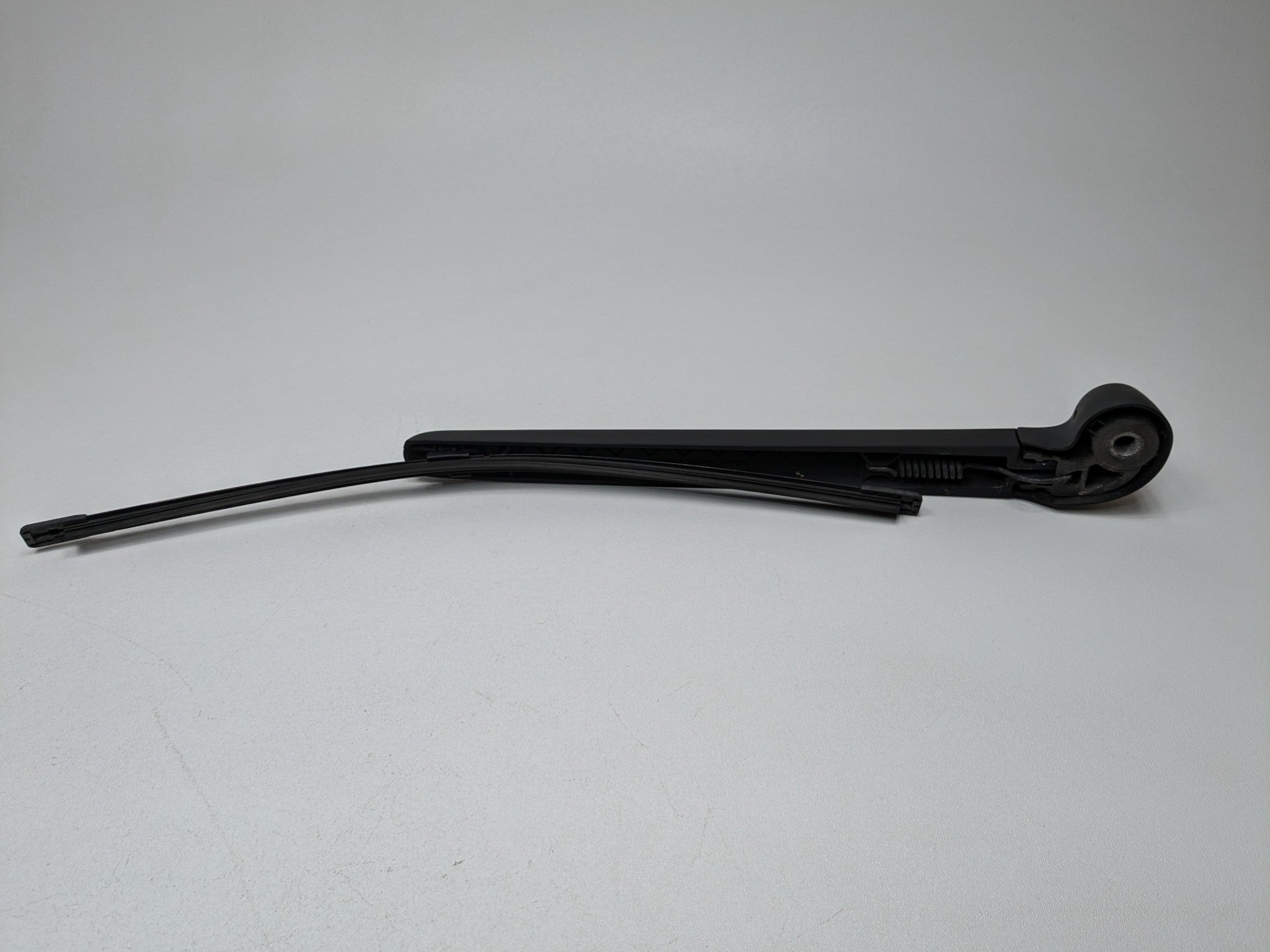 11 - 14 OEM PORSCHE CAYENNE REAR TAILGATE WINDSHIELD WASHER WIPER ARM WITH BLADE