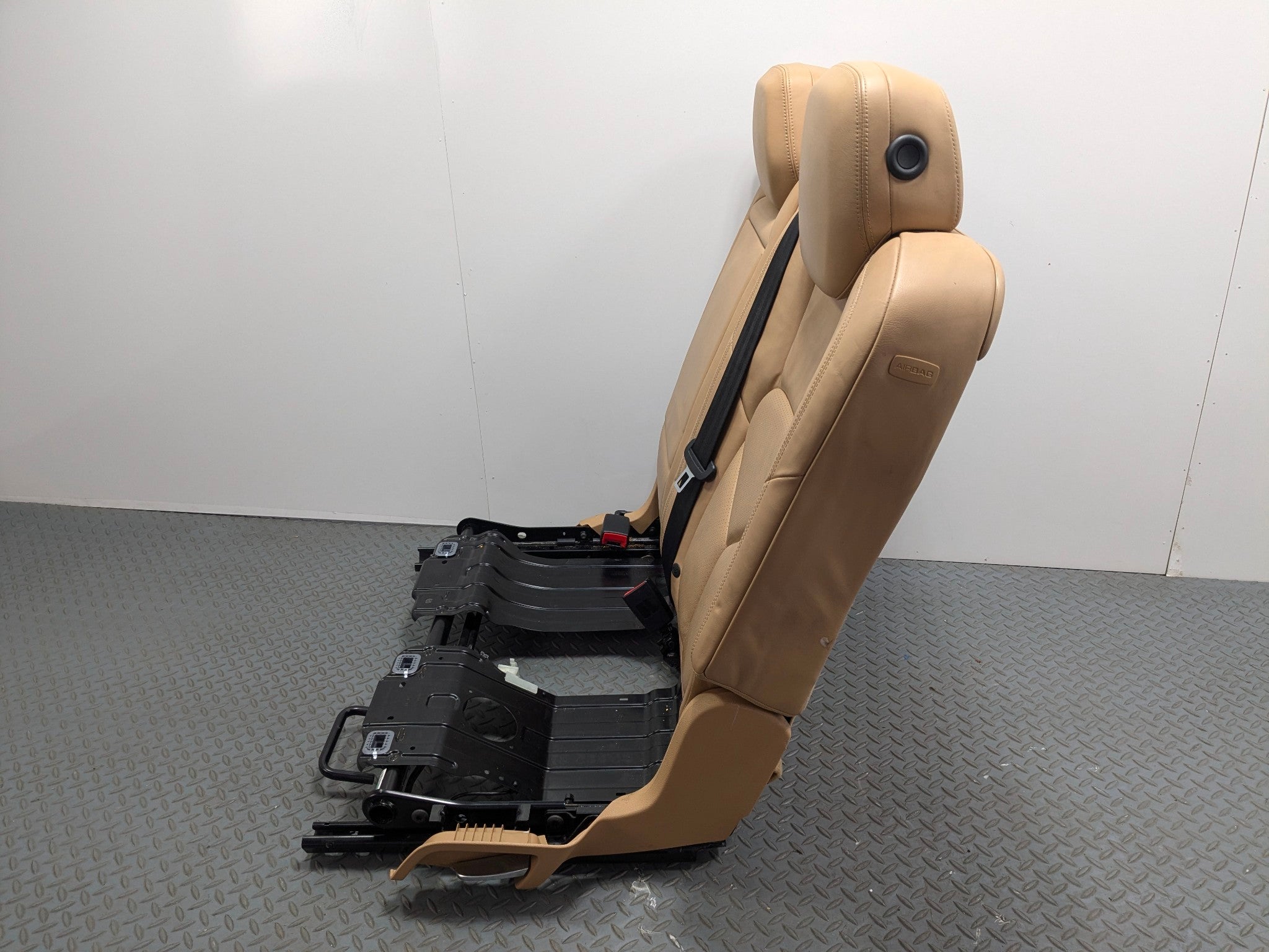 2011 - 2014 OEM PORSCHE CAYENNE REARBACK LEFT SIDE 60/40 UPPER CUSHION ASSEMBLY