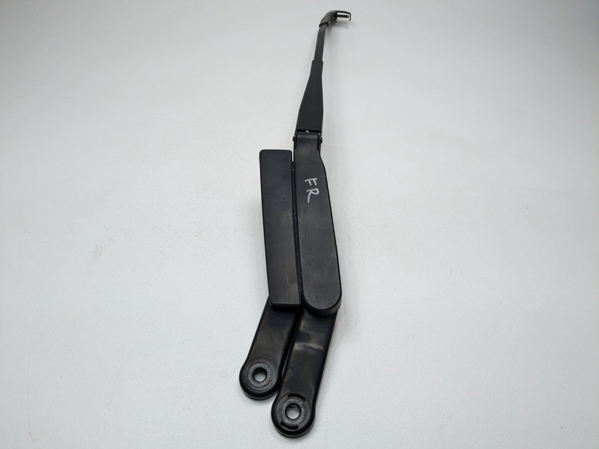 2011 - 2014 OEM PORSCHE CAYENNE FRONT RIGHT PASSENGER SIDE WINDSHIELD WIPER ARM