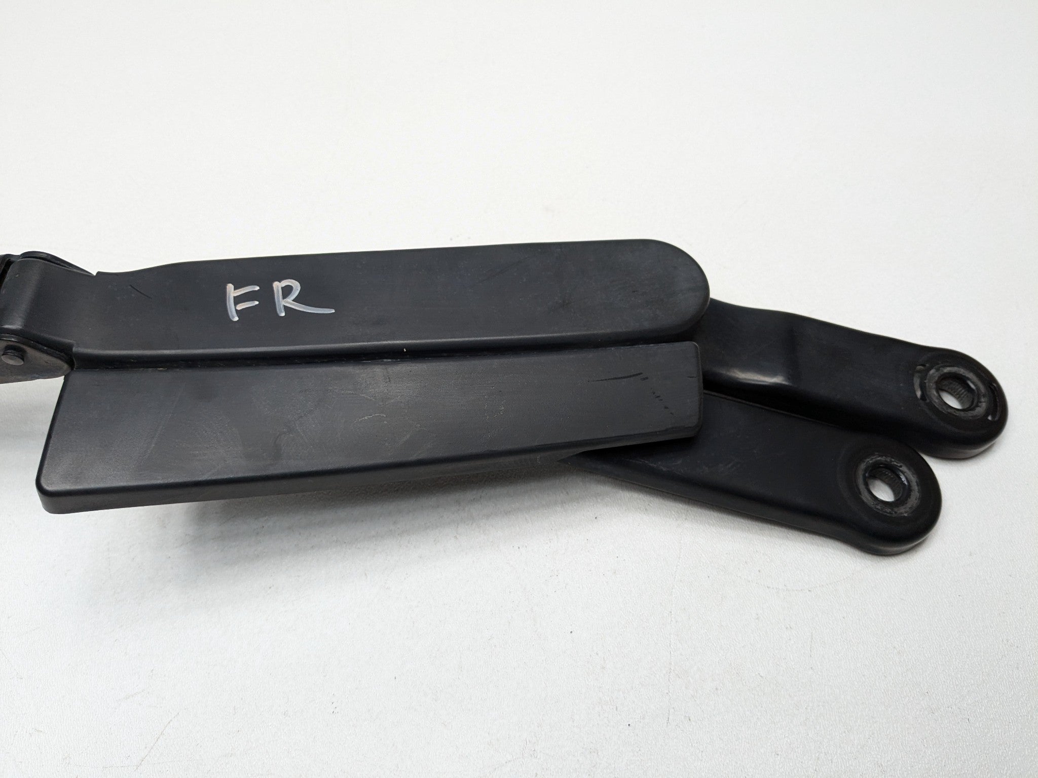 2011 - 2014 OEM PORSCHE CAYENNE FRONT RIGHT PASSENGER SIDE WINDSHIELD WIPER ARM