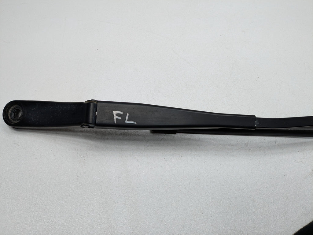 2011 - 2014 OEM PORSCHE CAYENNE FRONT LEFT SIDE WINDSHIELD WIPER ARM WITH BLADE