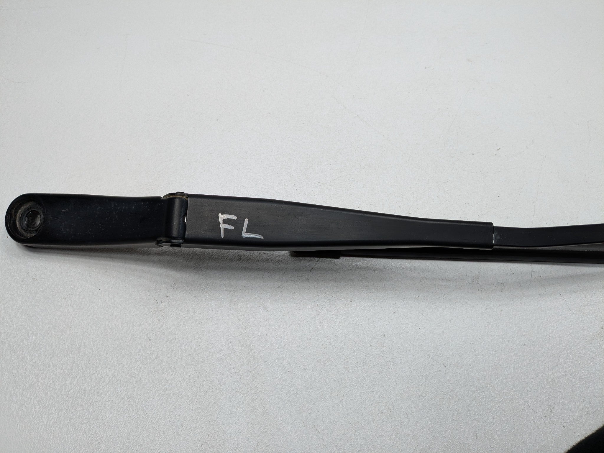 2011 - 2014 OEM PORSCHE CAYENNE FRONT LEFT SIDE WINDSHIELD WIPER ARM WITH BLADE