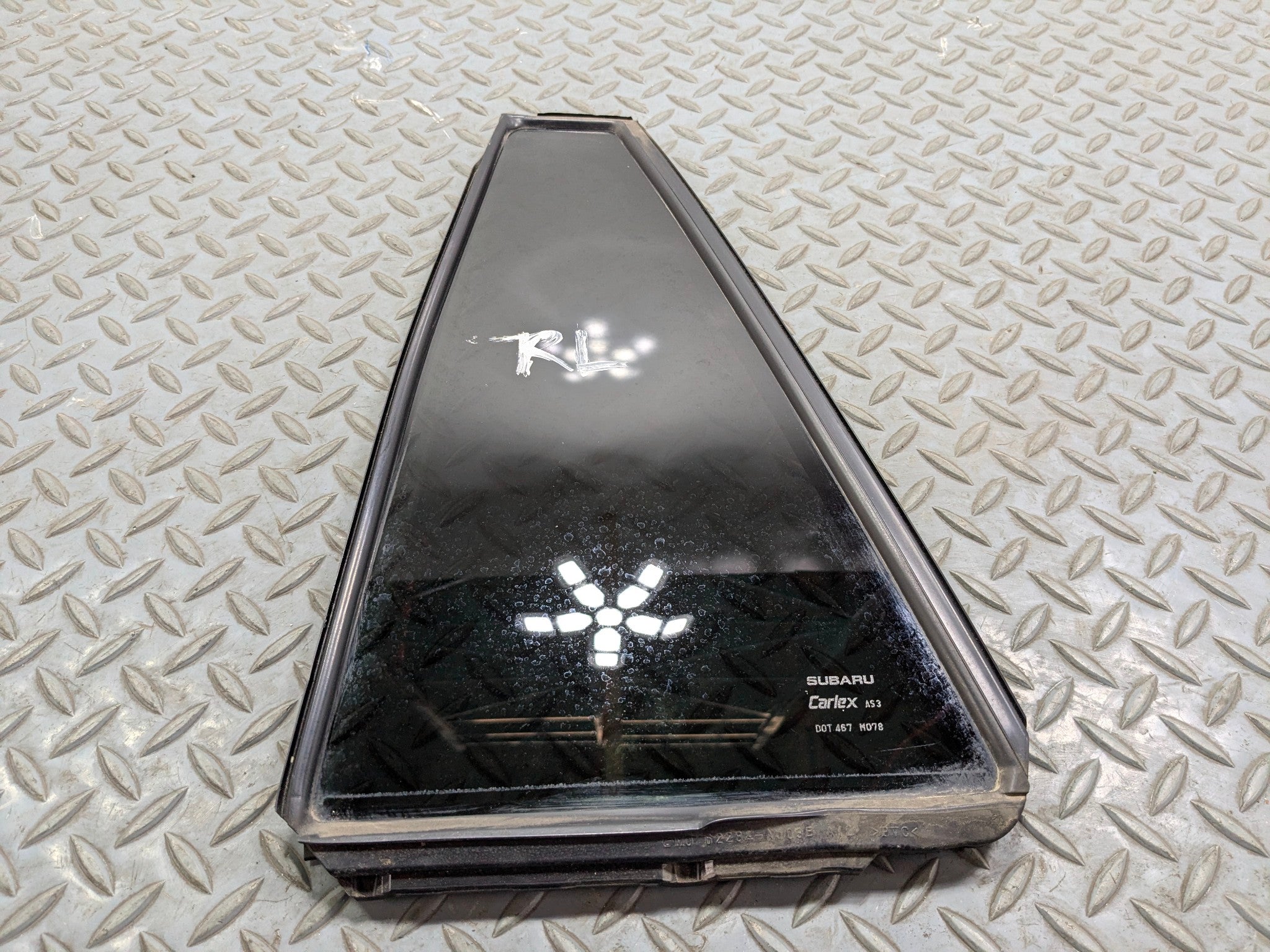 10 - 14 OEM SUBARU OUTBACK REAR LEFT QUARTER VENT WINDOW GLASS WITH PRIVACY TINT