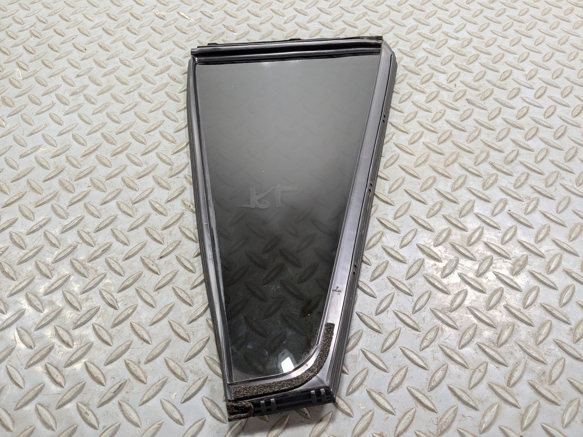 10 - 14 OEM SUBARU OUTBACK REAR LEFT QUARTER VENT WINDOW GLASS WITH PRIVACY TINT