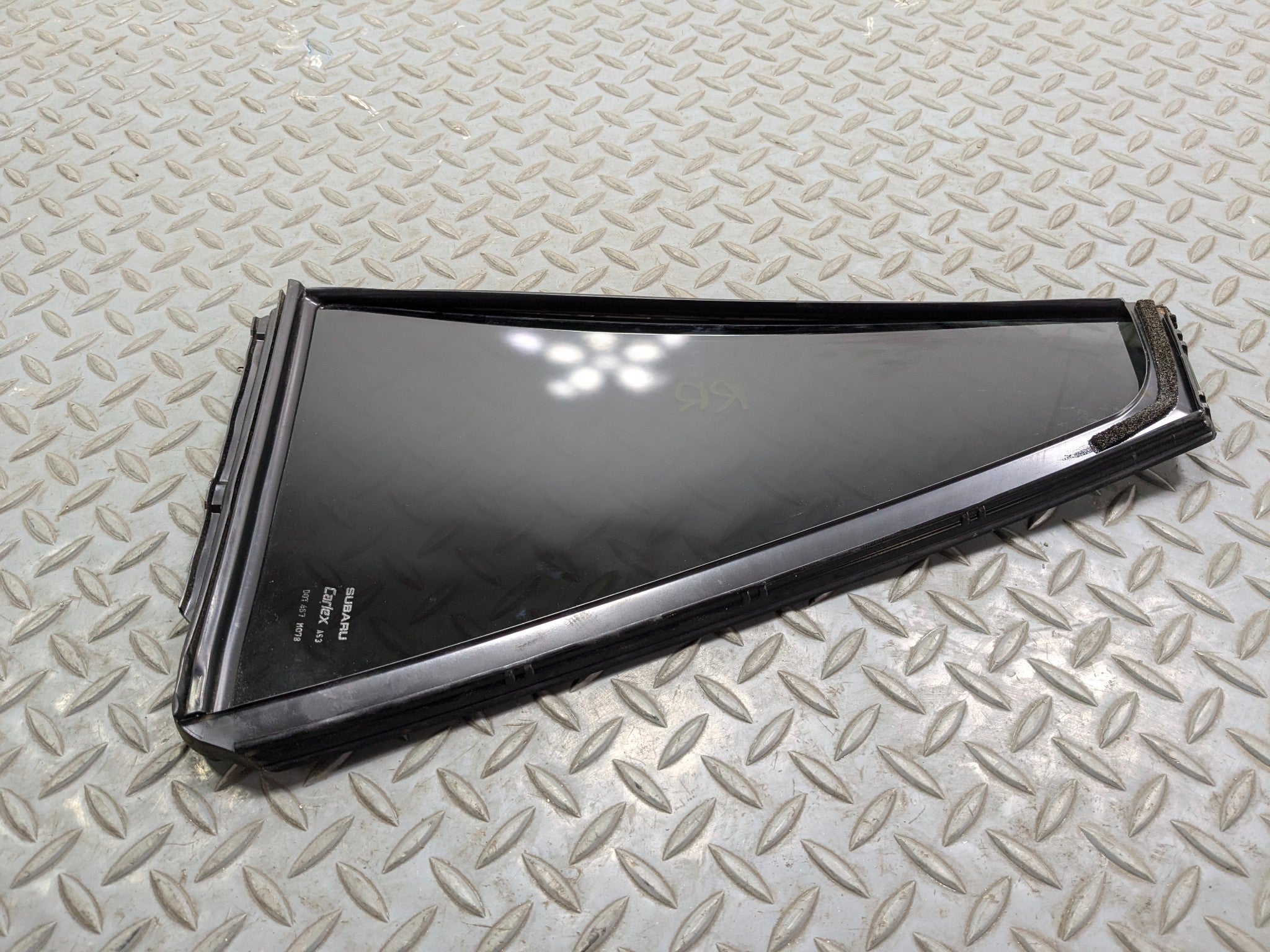 10 - 14 OEM SUBARU OUTBACK QUARTER VENT WINDOW GLASS PRIVACY TINT REAR RIGHT